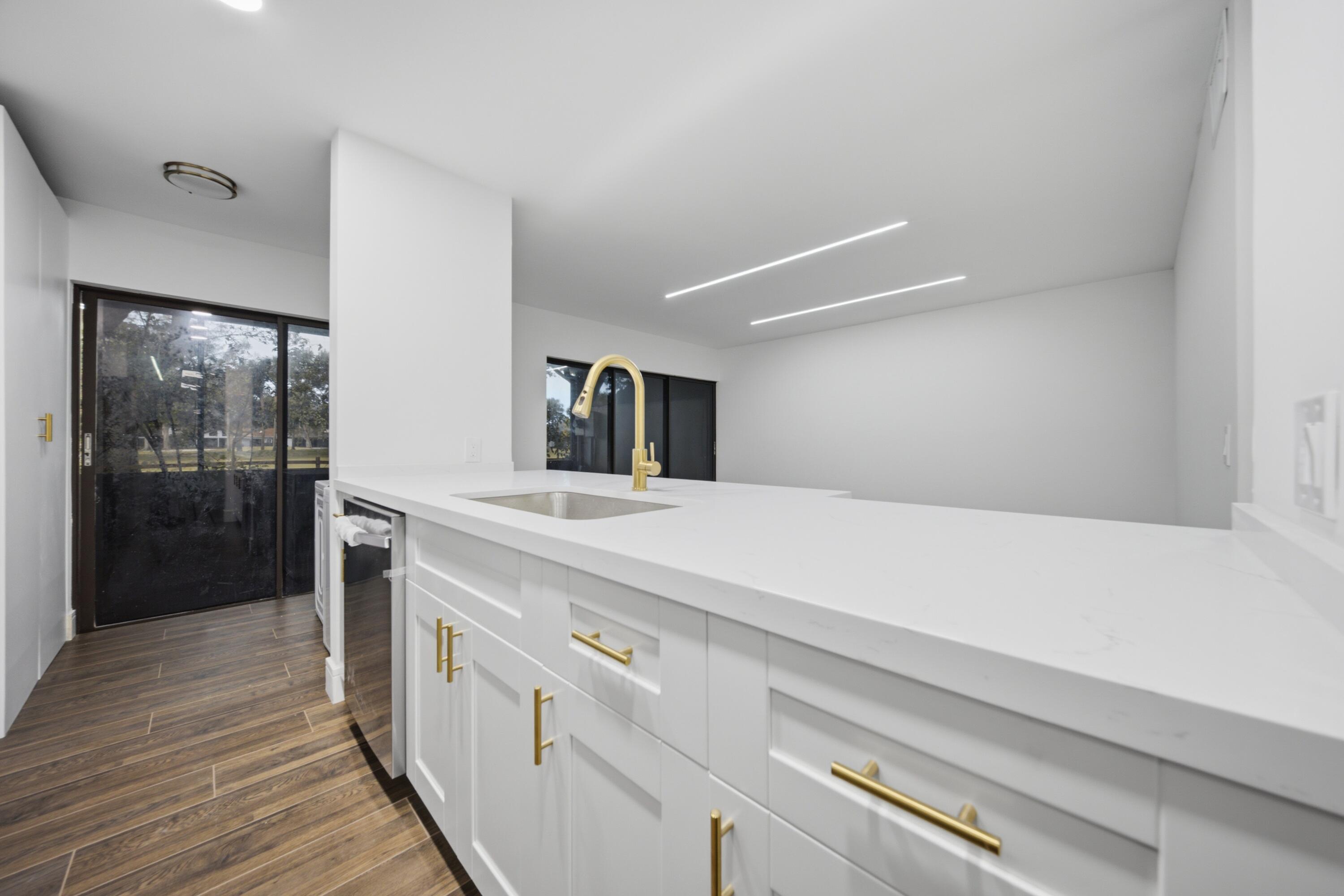 1391 E GOLFVIEW Drive 1391
