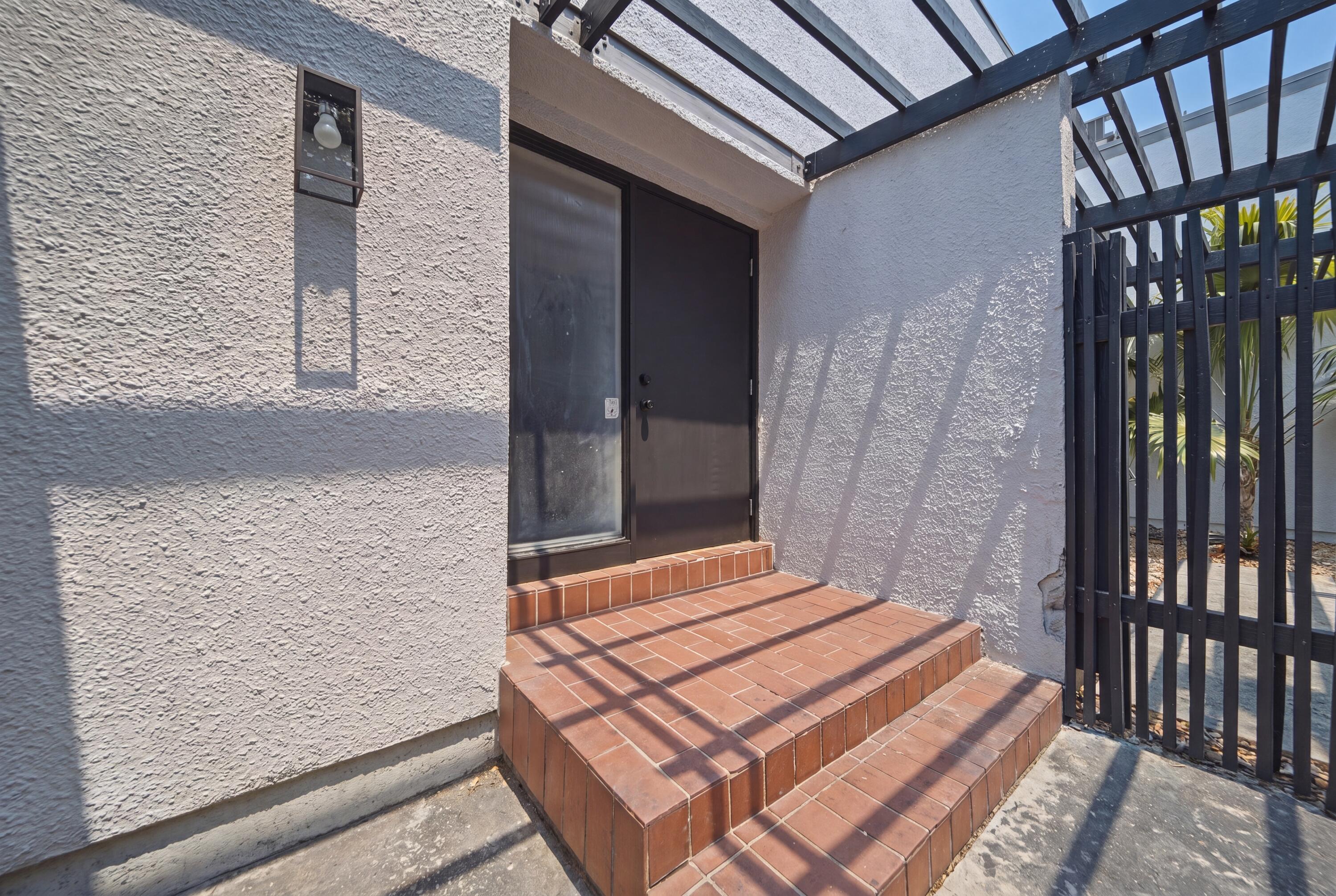 1391 E GOLFVIEW Drive 1391