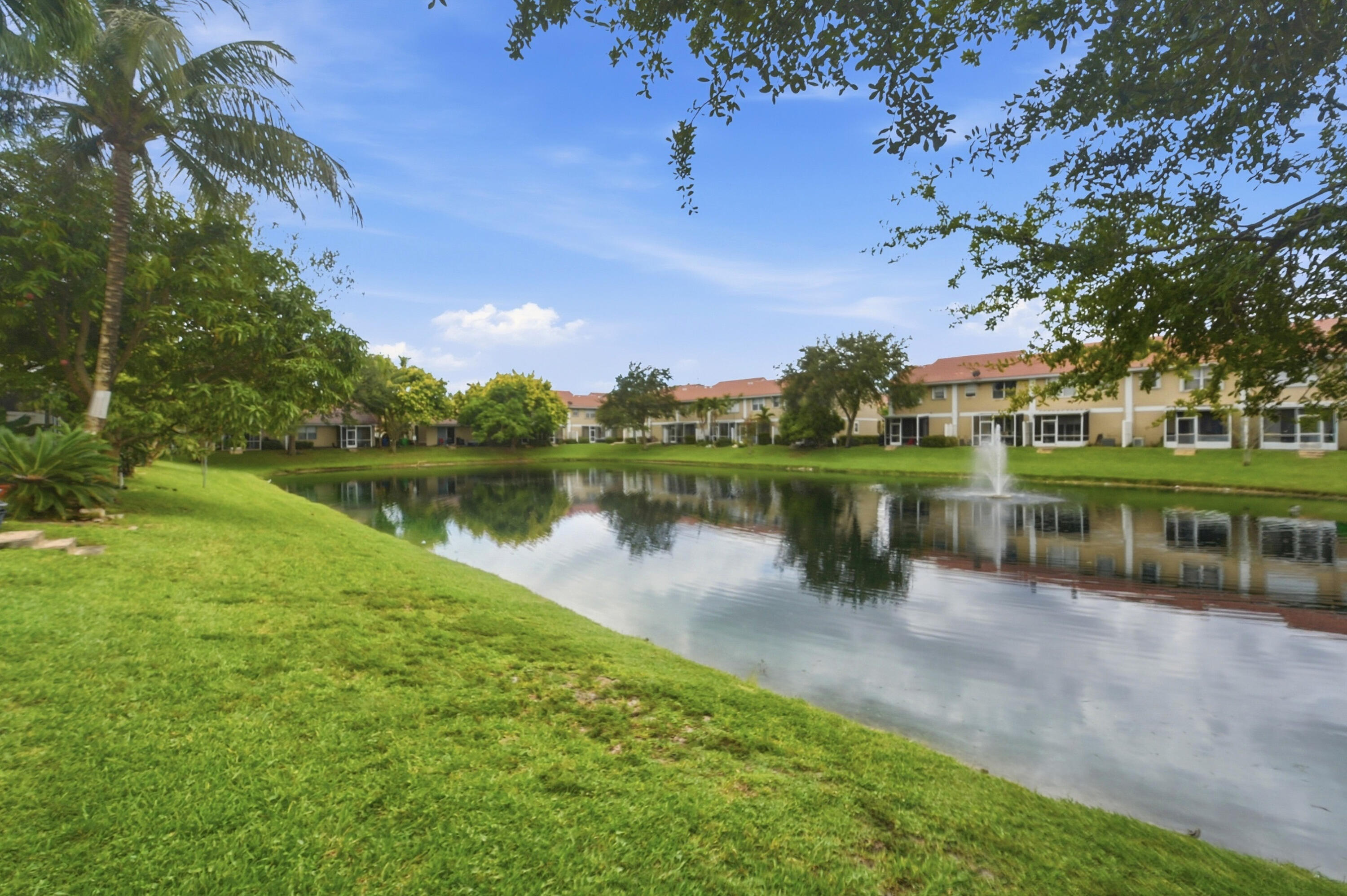 5477 NW 90th Terrace