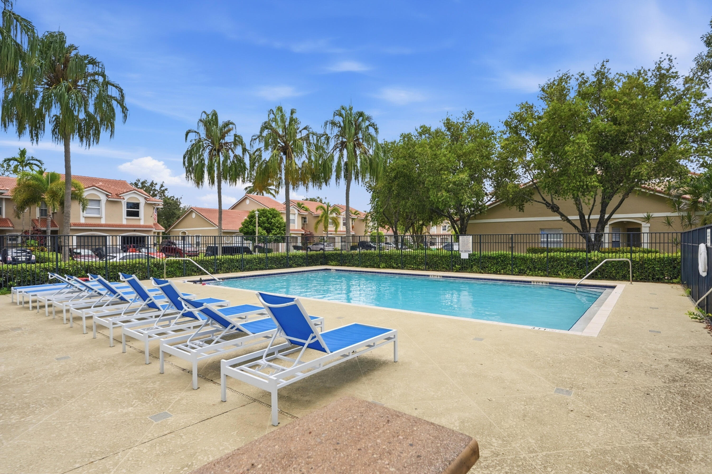 5477 NW 90th Terrace