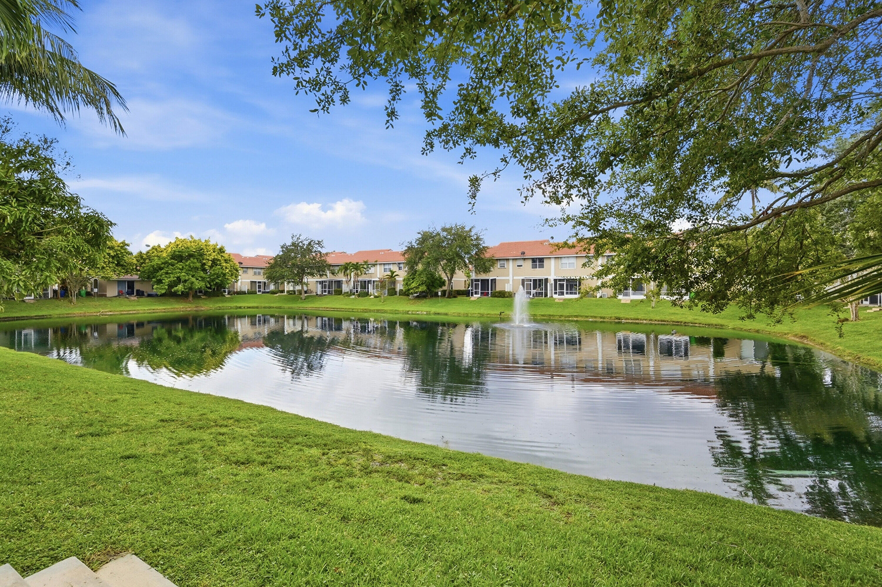 5477 NW 90th Terrace