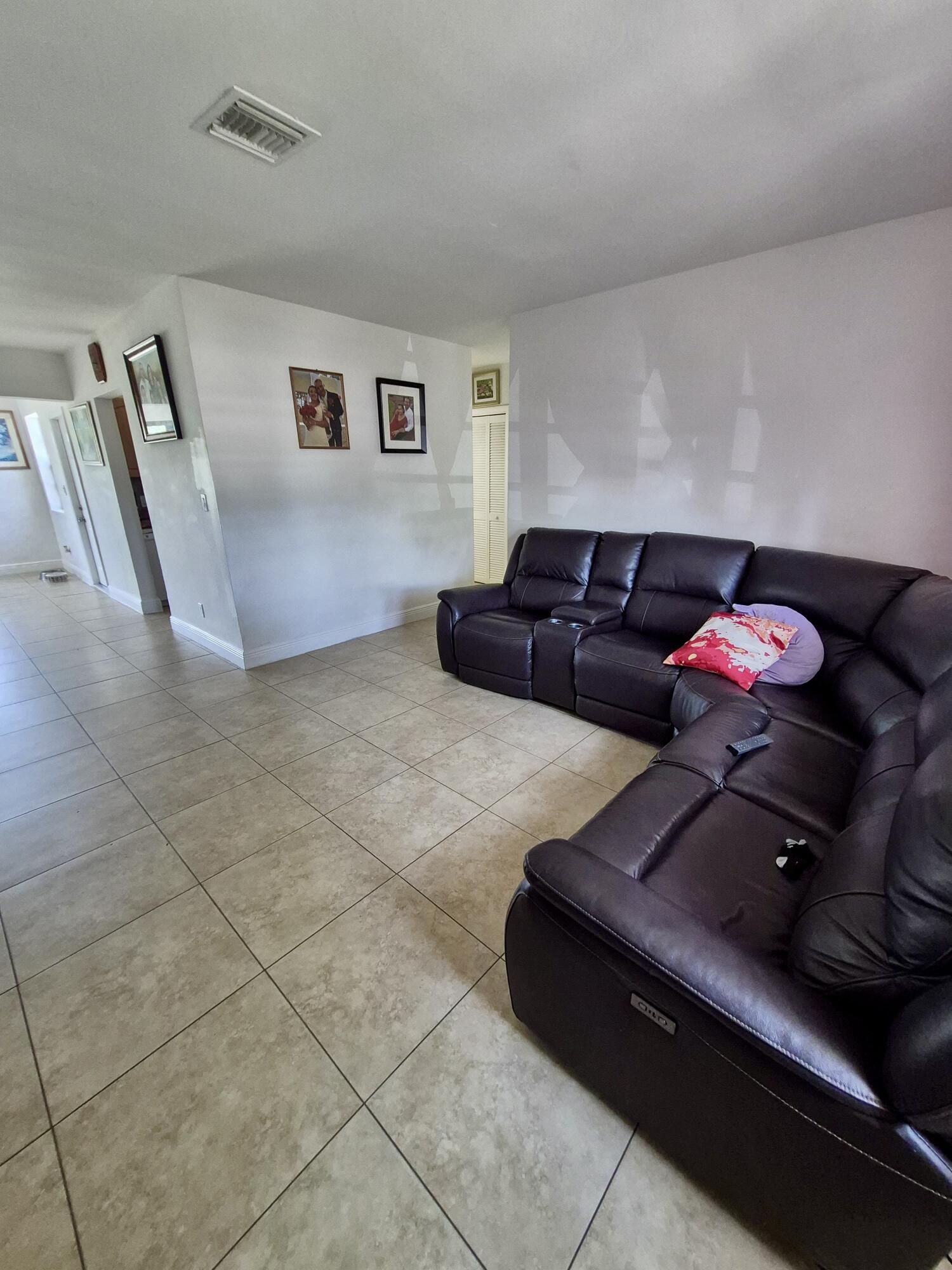 3141 SW 22ND Street