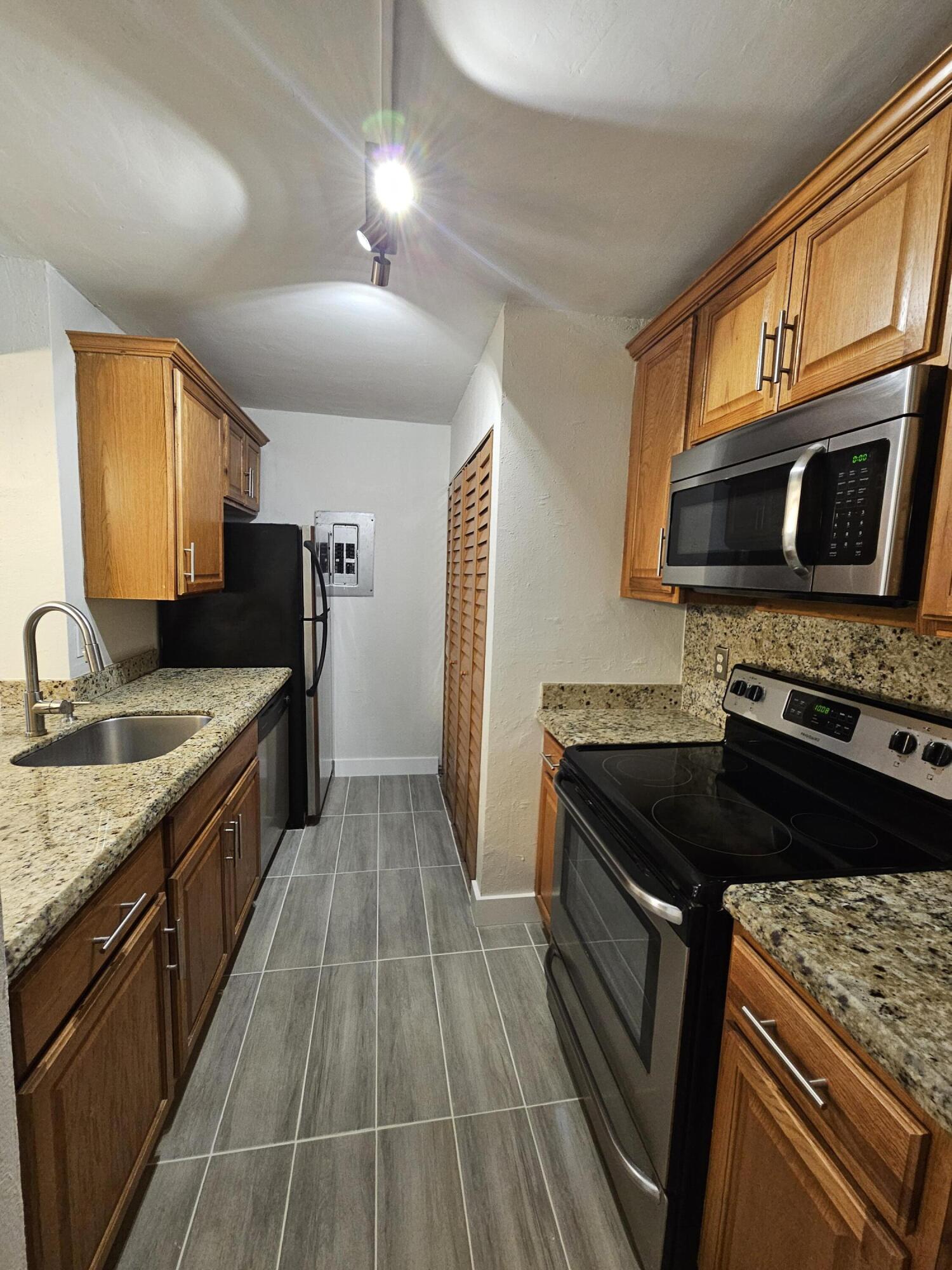 10035 WINDING LAKE Road 102