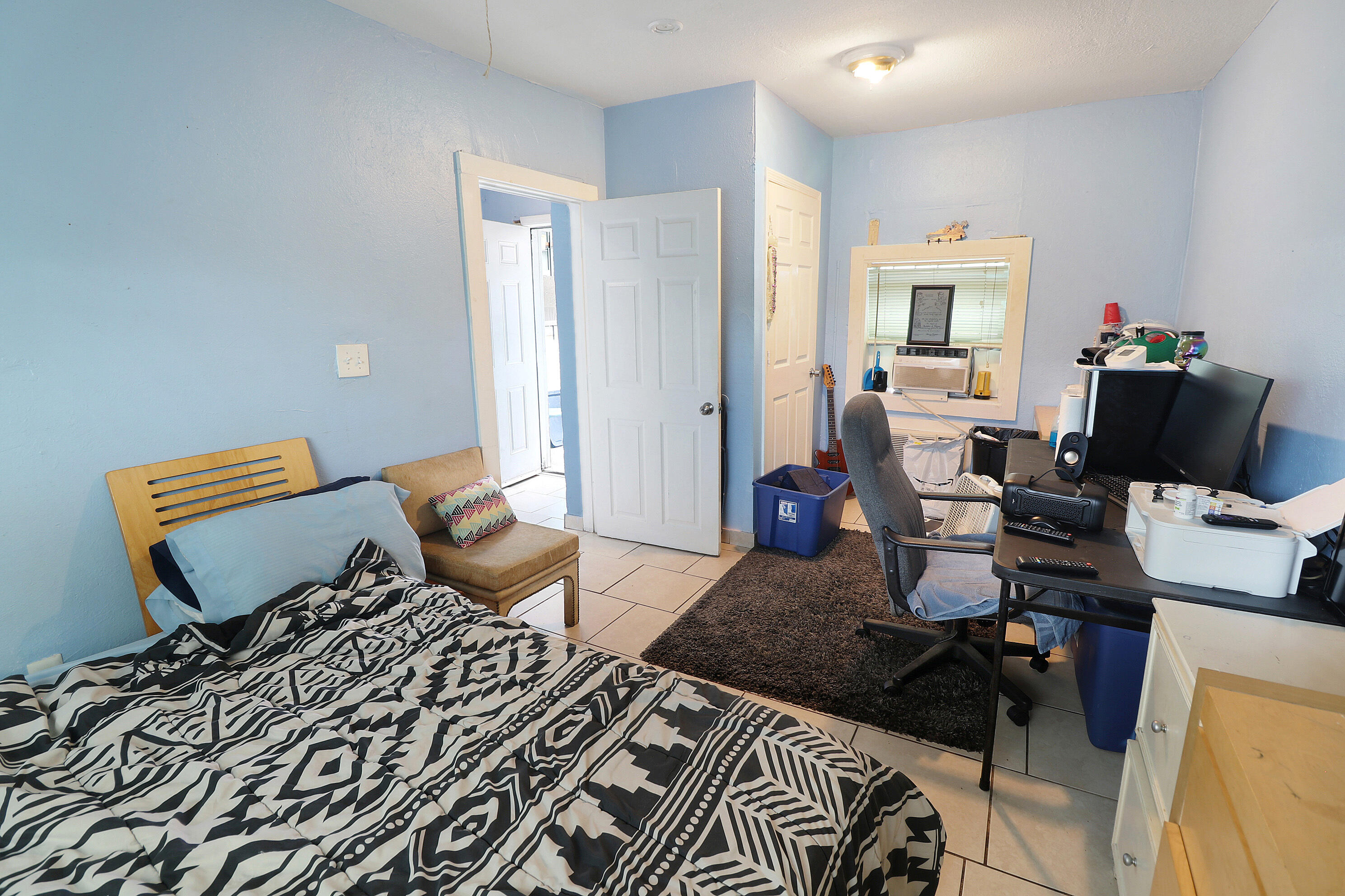 207 SW 4TH Street