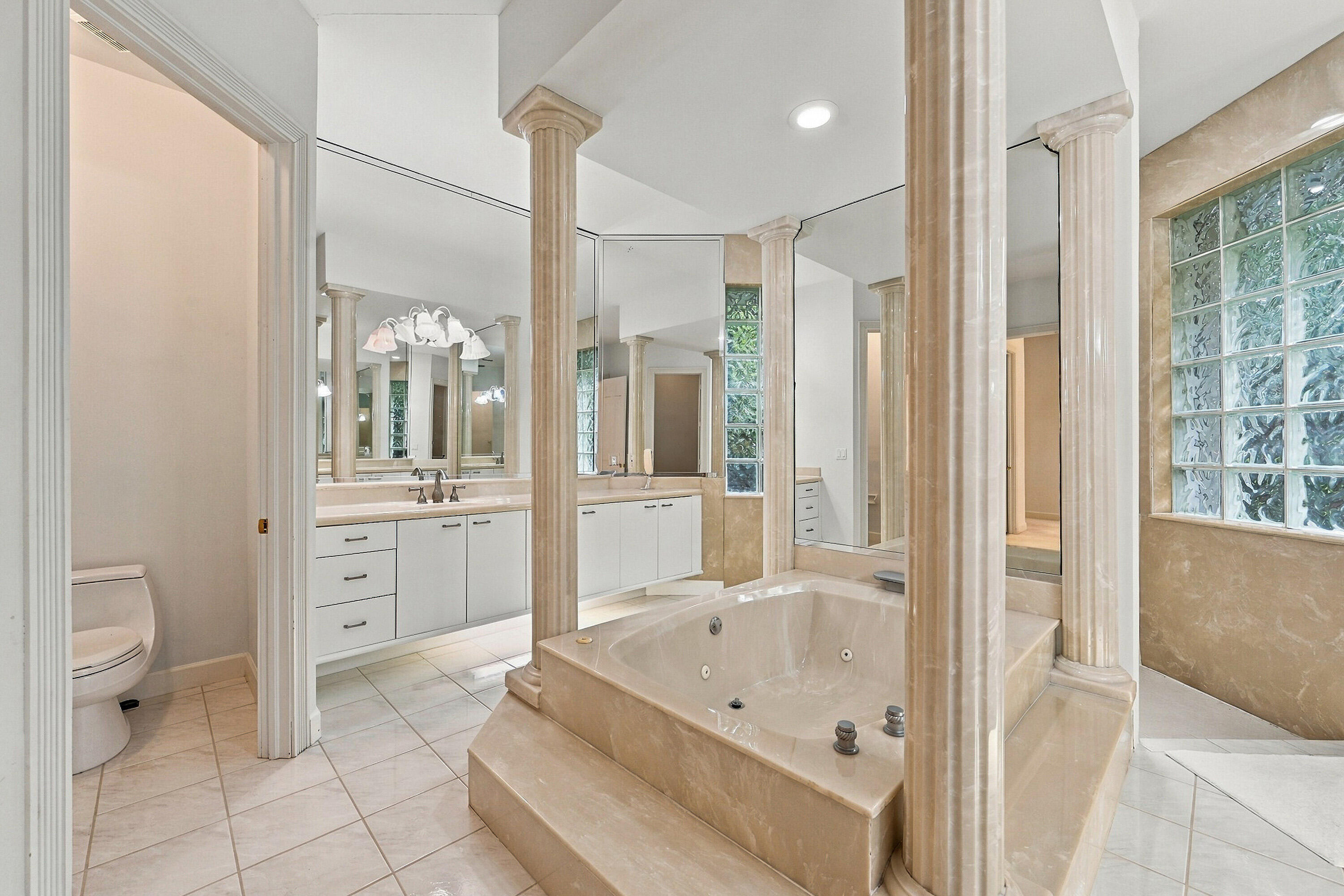 5386 NW 77th Terrace