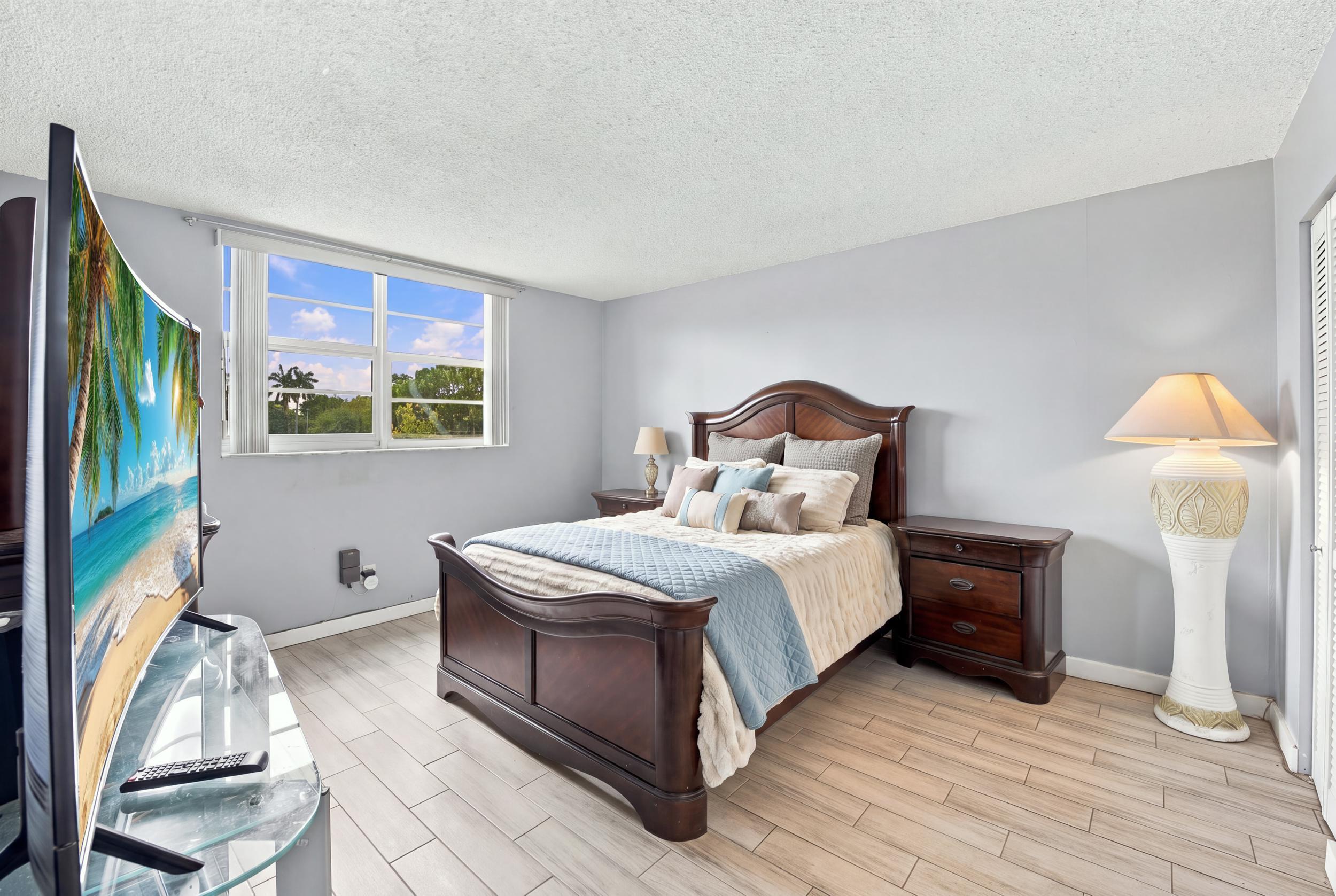 5860 NW 64TH Avenue 201