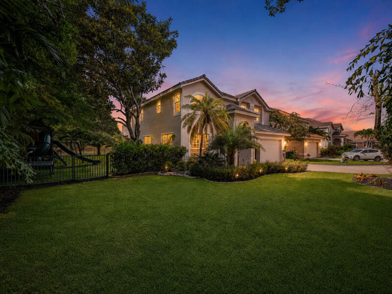12253 GLENMORE Drive