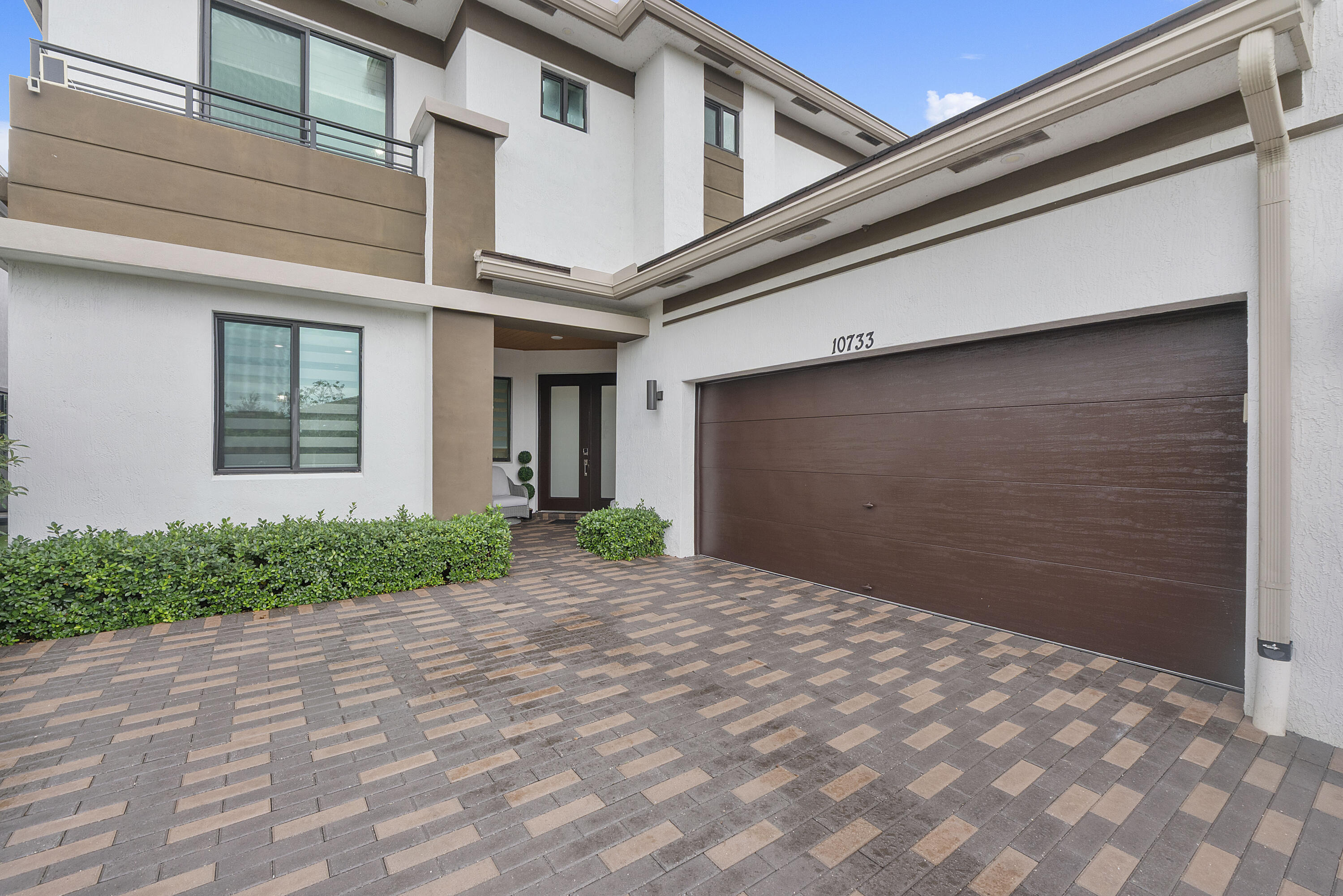 10733 AQUA Court