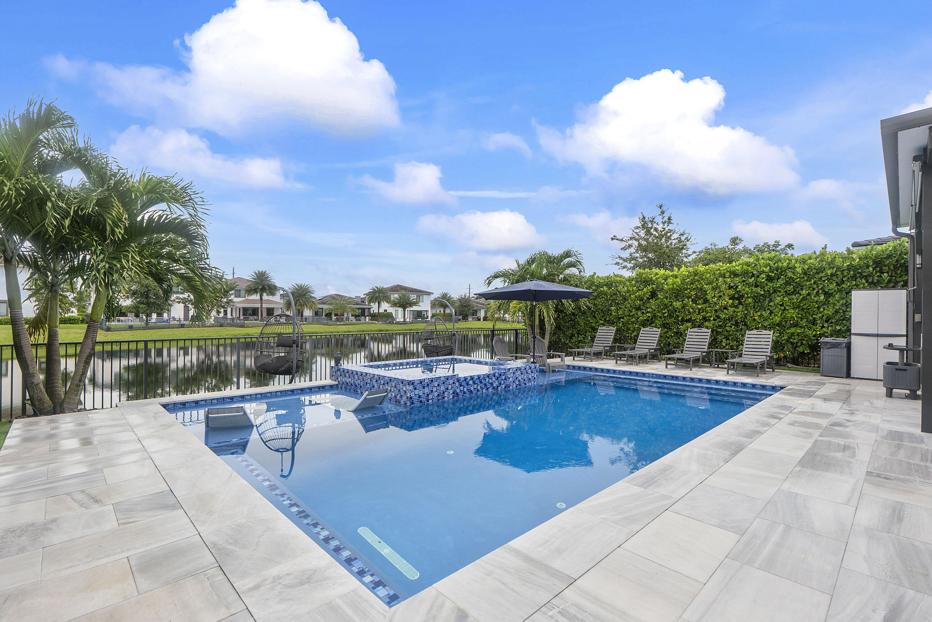 10733 AQUA Court