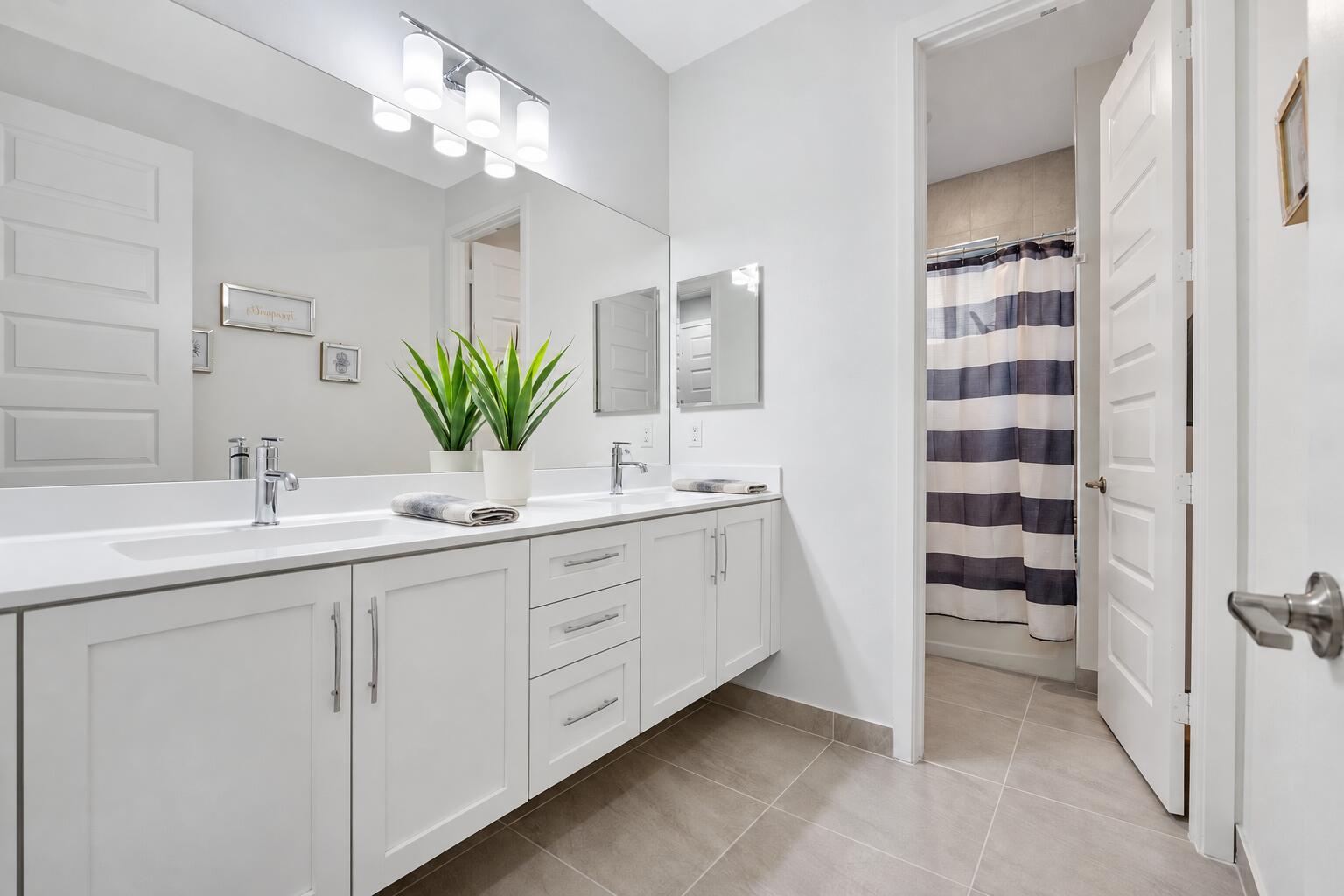 10733 AQUA Court