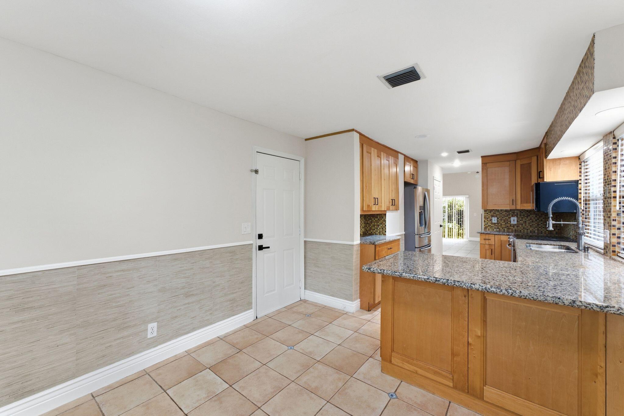 11375 Lakeview Drive 68-U