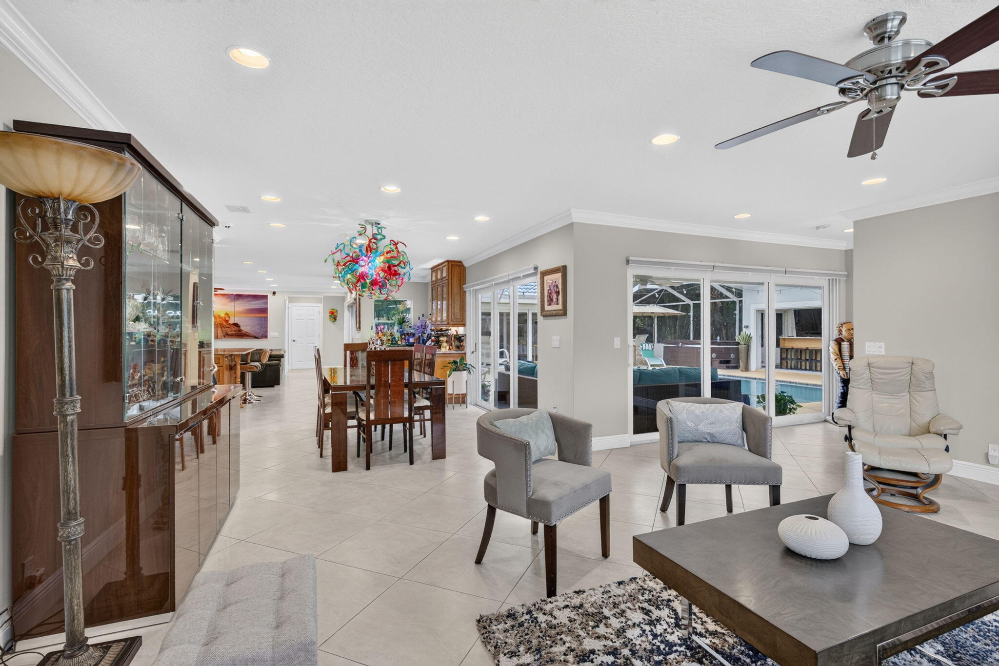 330 SW 75th Avenue