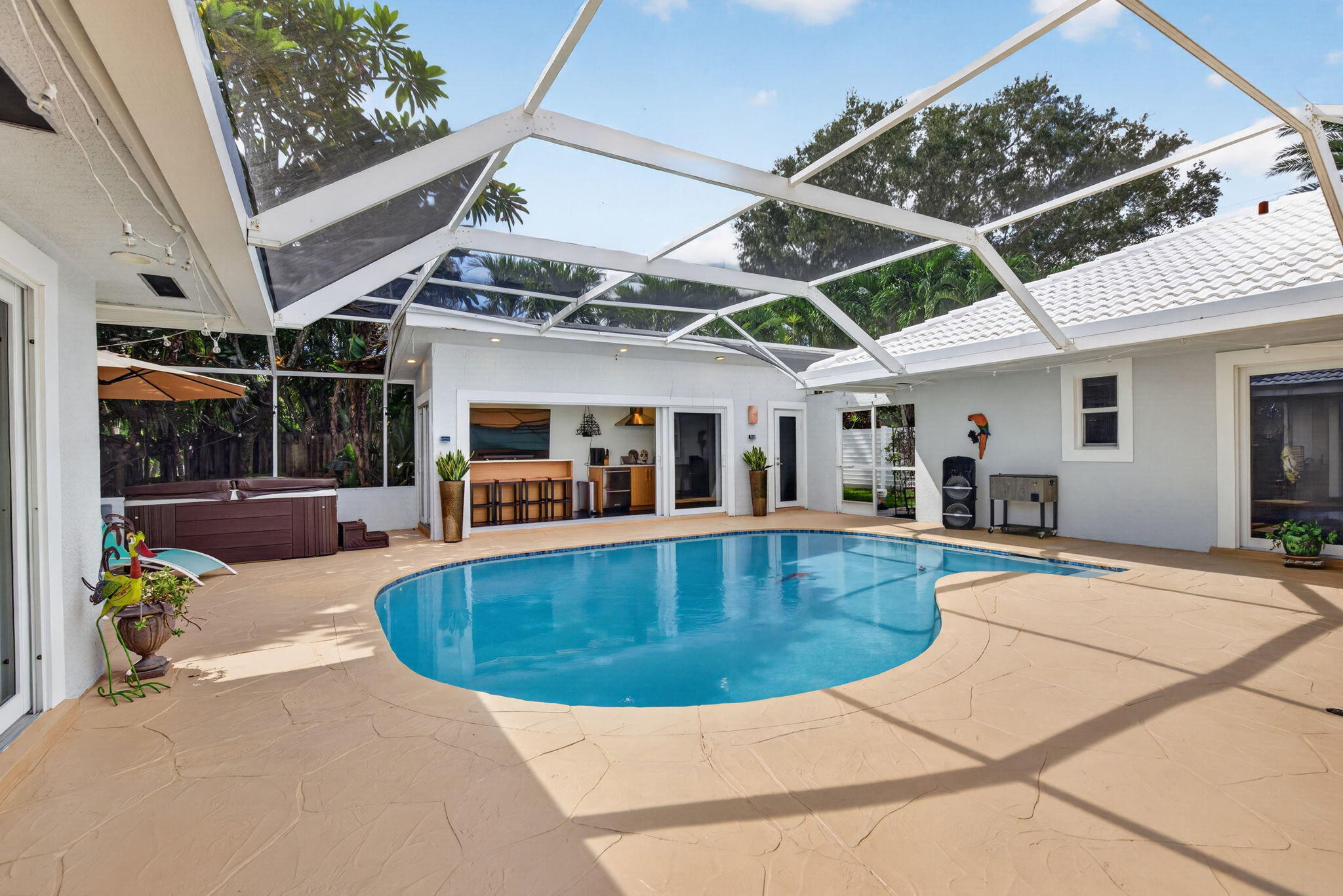330 SW 75th Avenue