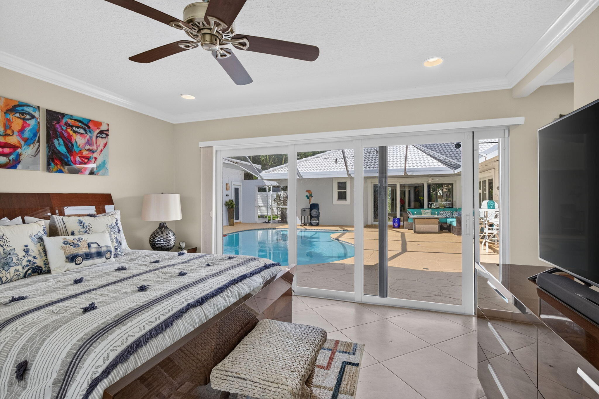 330 SW 75th Avenue