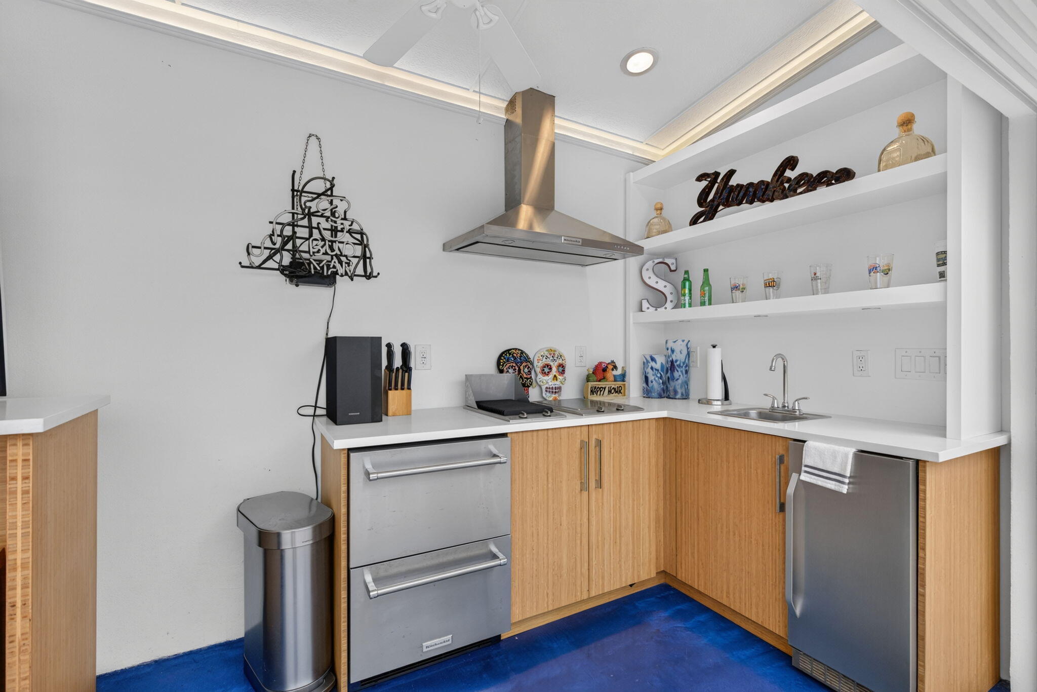 330 SW 75th Avenue