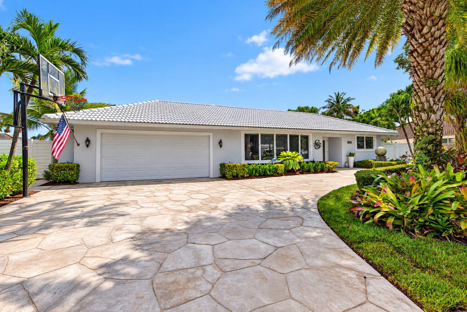 330 SW 75th Avenue