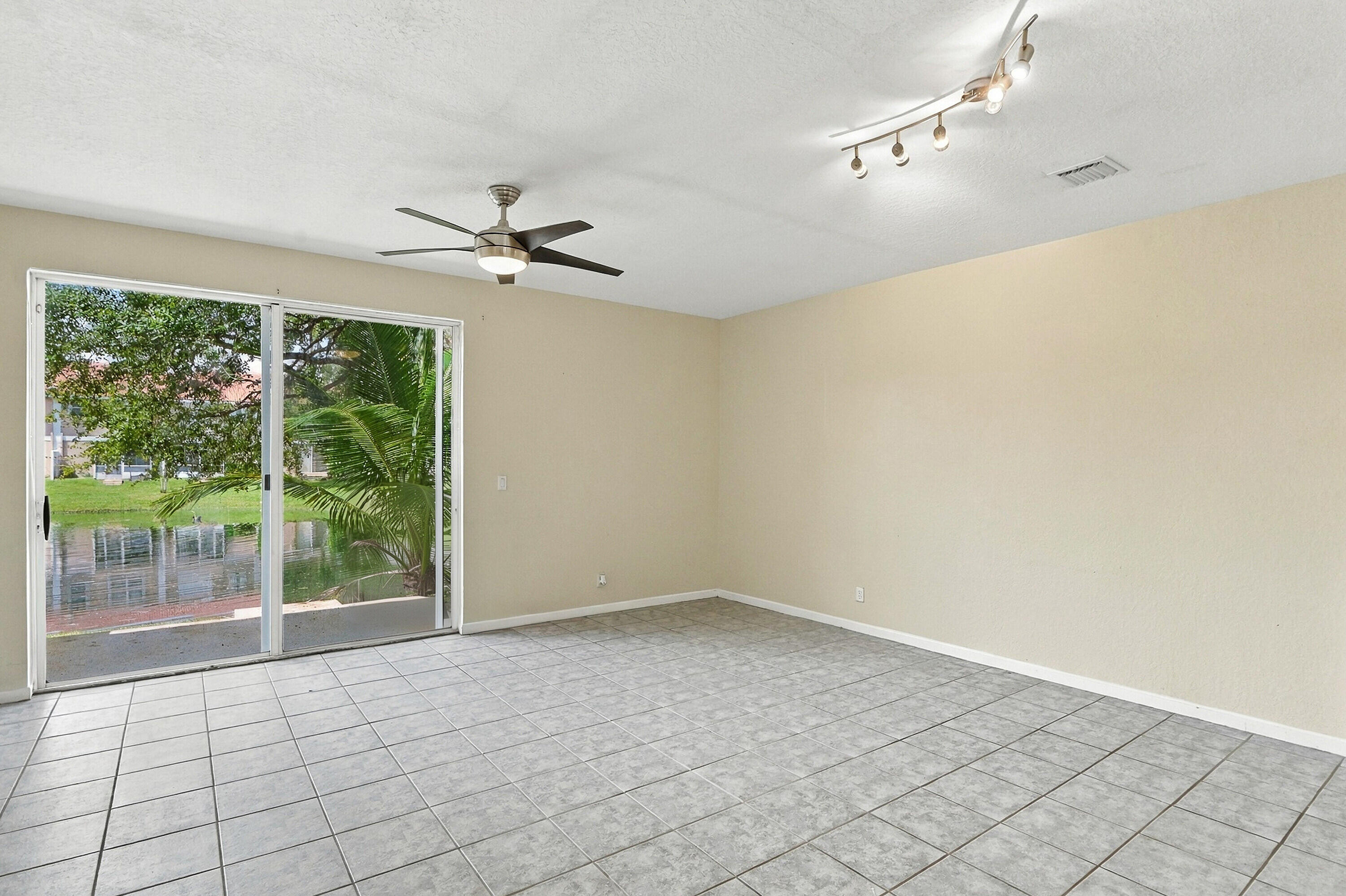 5477 NW 90th Terrace