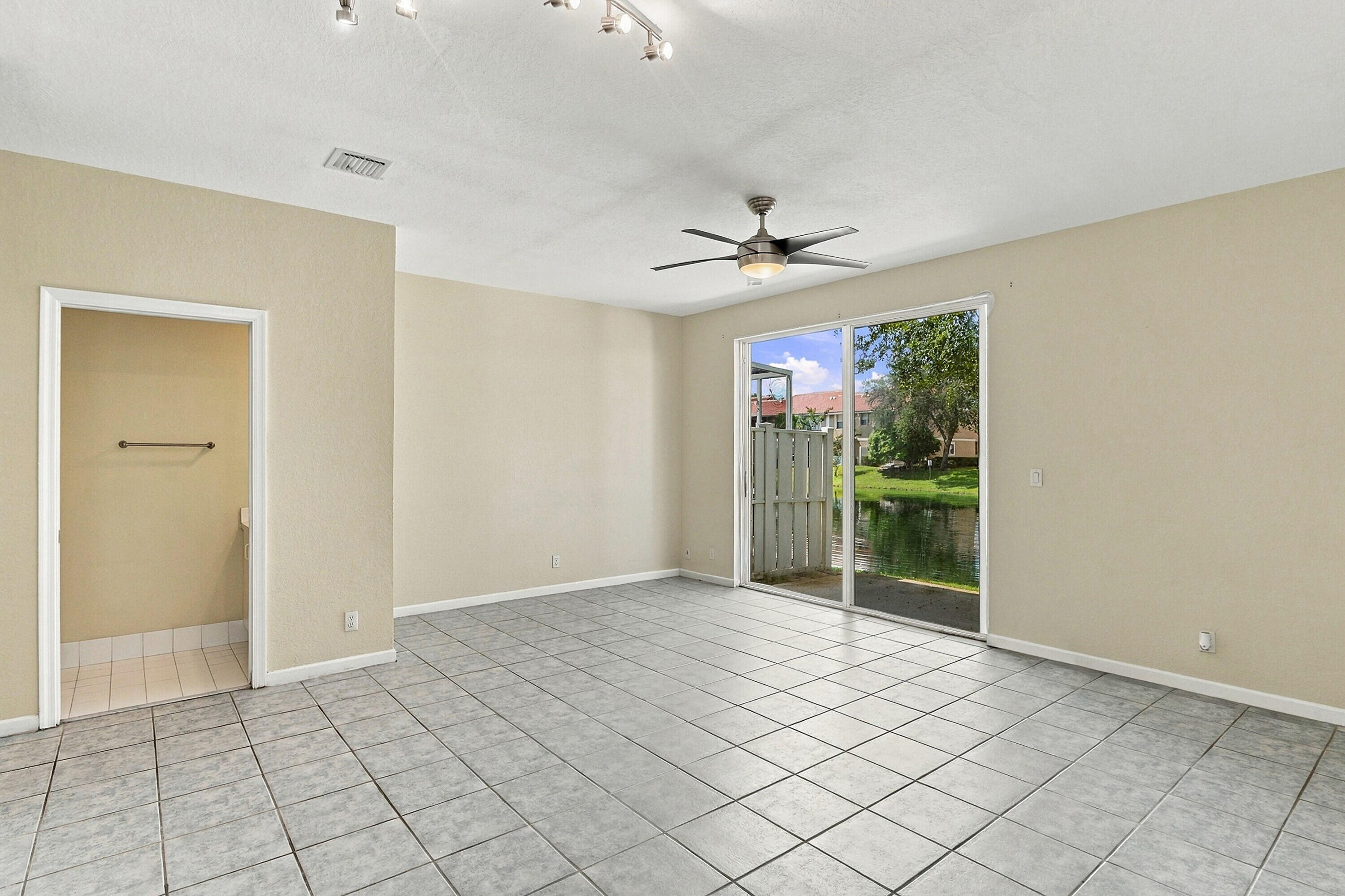 5477 NW 90th Terrace