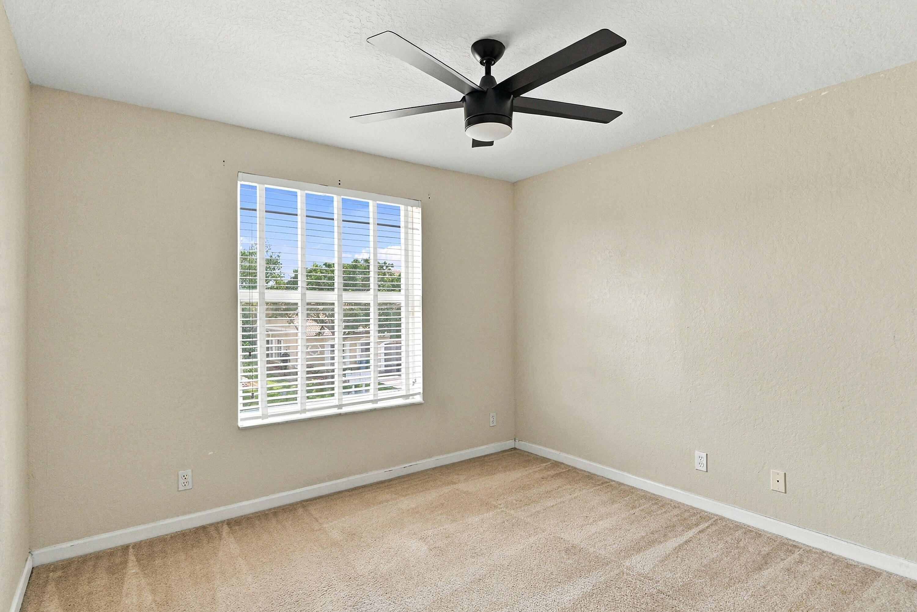 5477 NW 90th Terrace