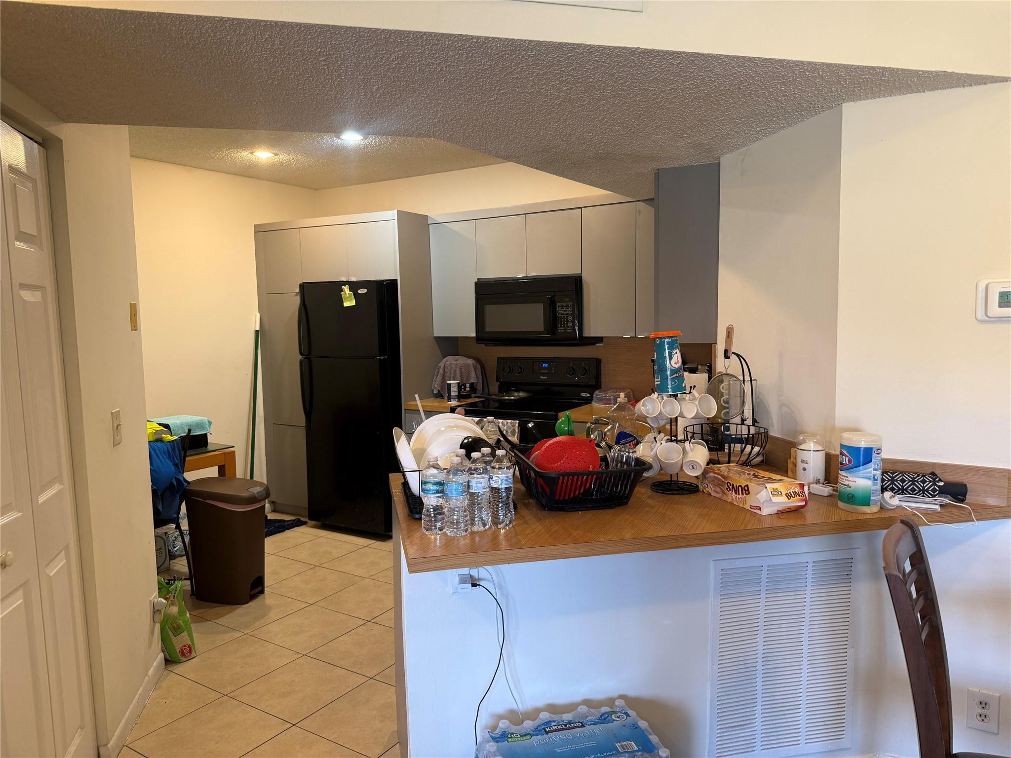 9055 WILES Road 304
