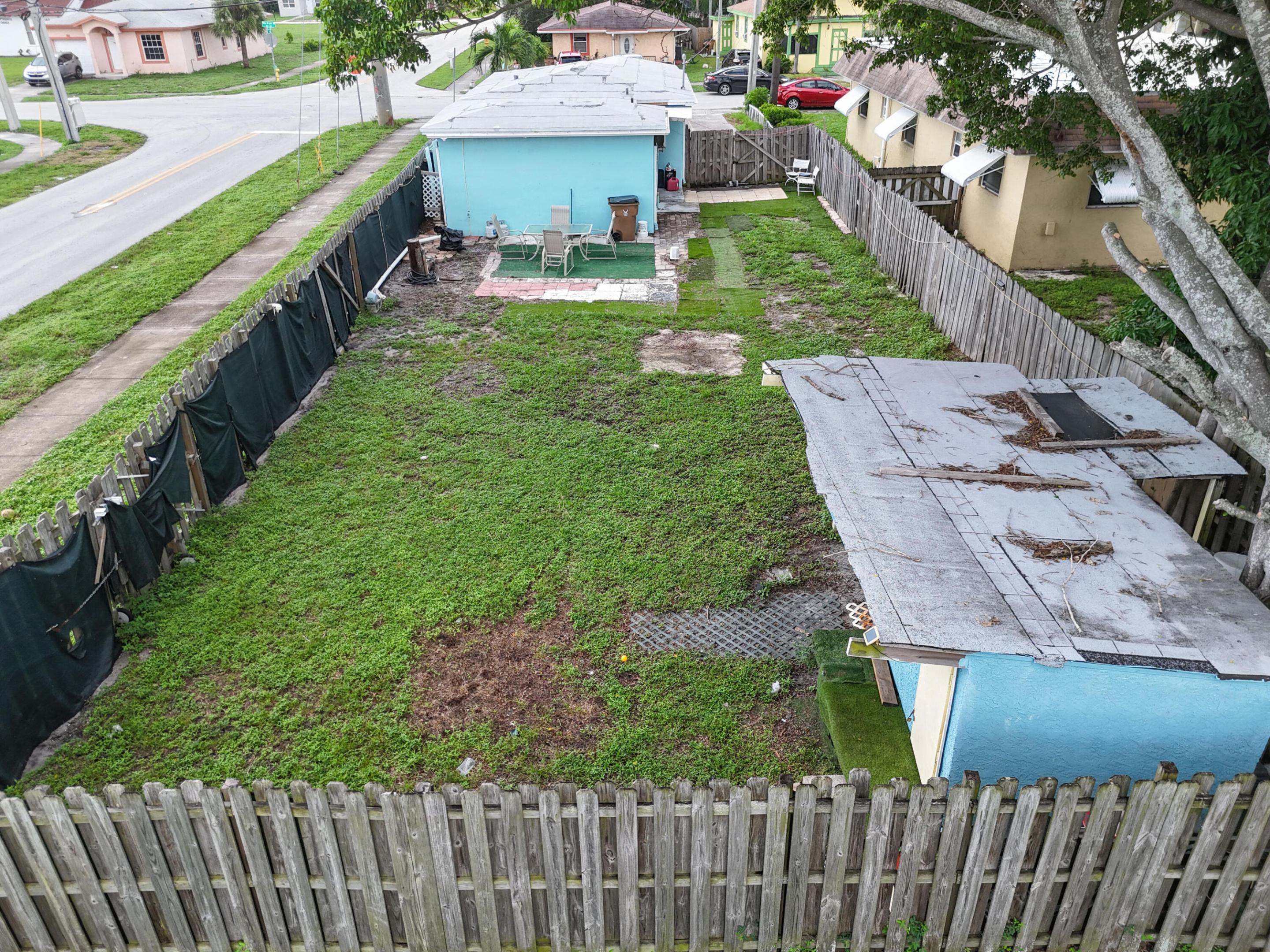 207 SW 4TH Street