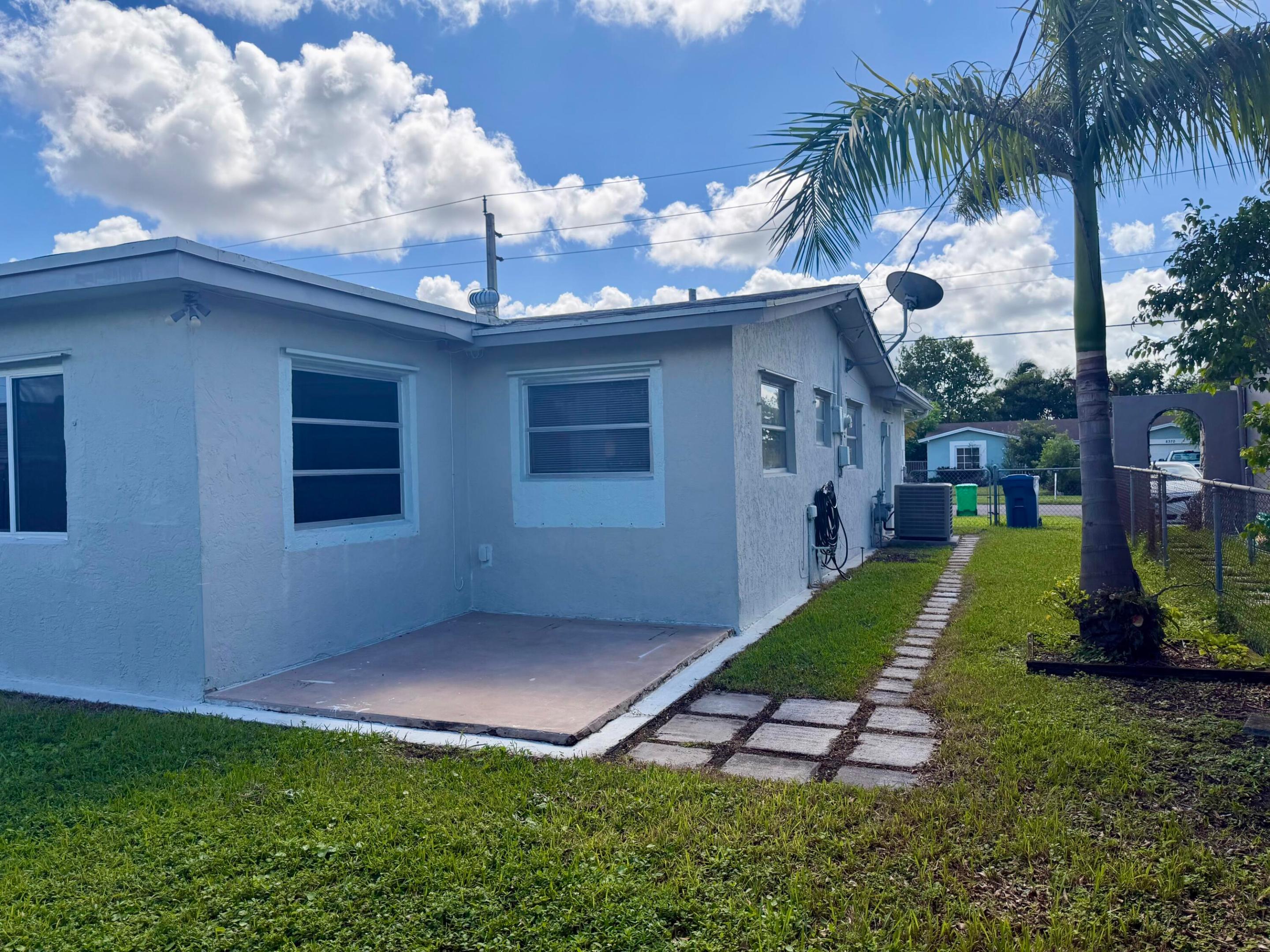 8361 NW 27th Place