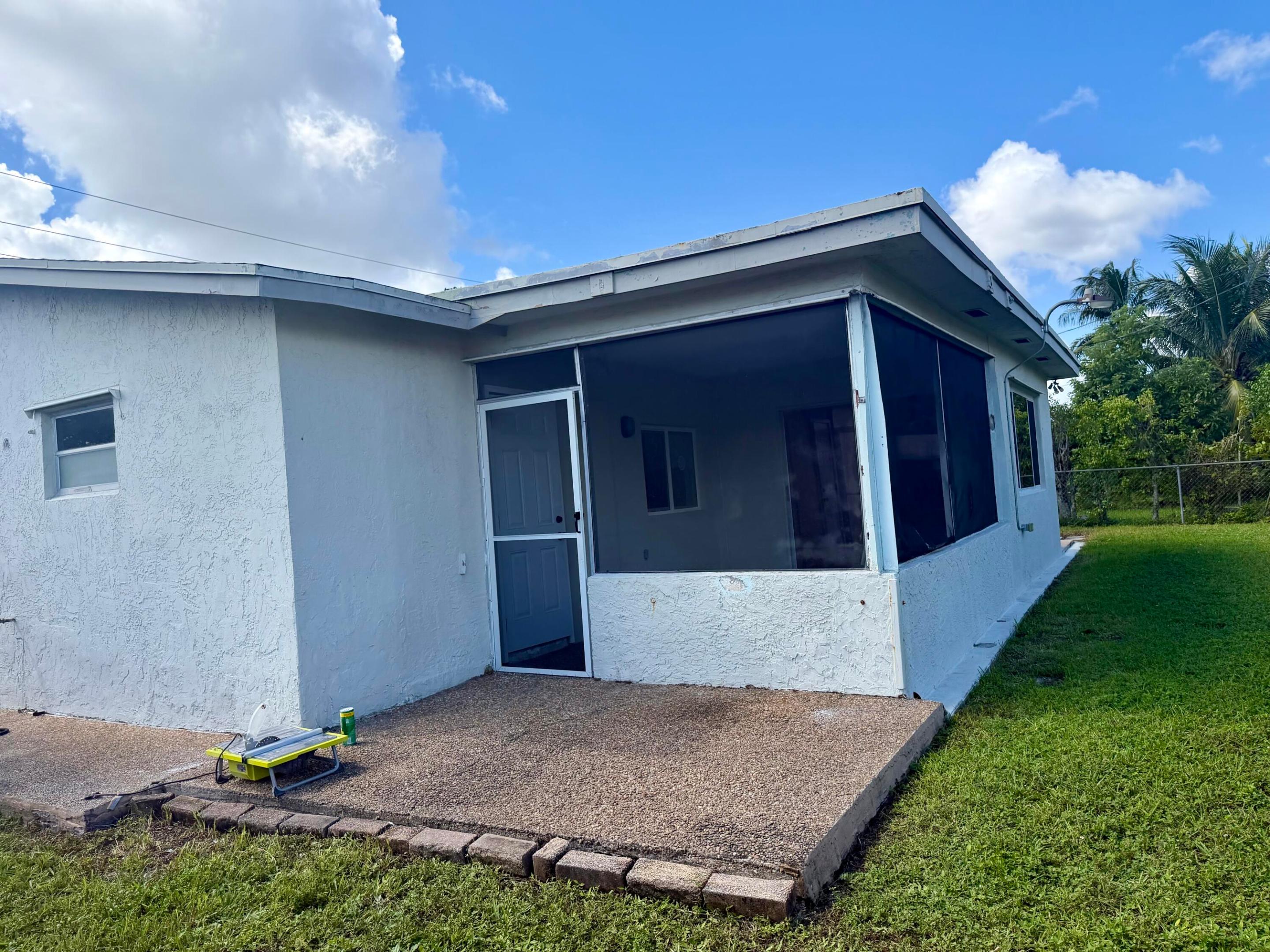 8361 NW 27th Place