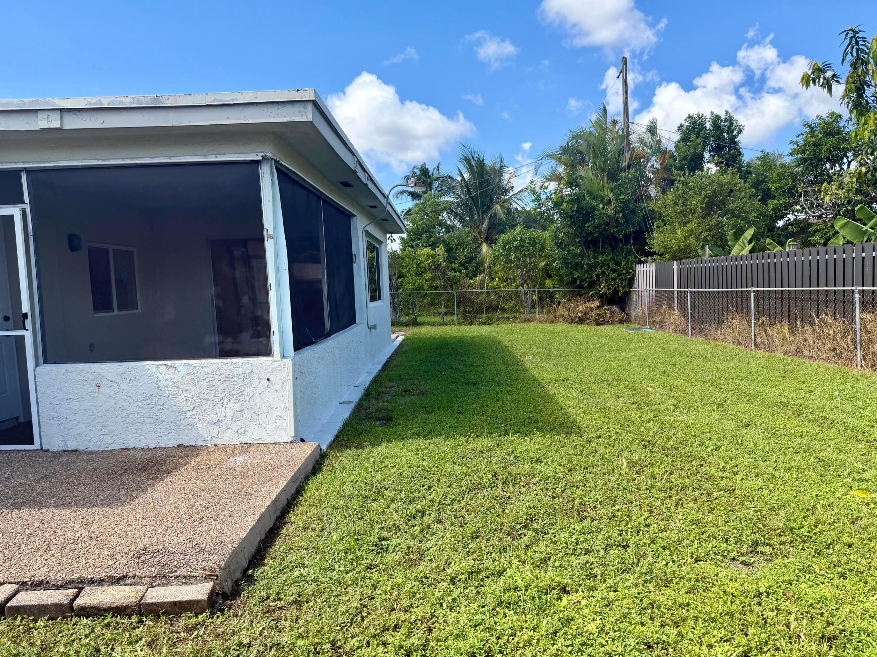 8361 NW 27th Place