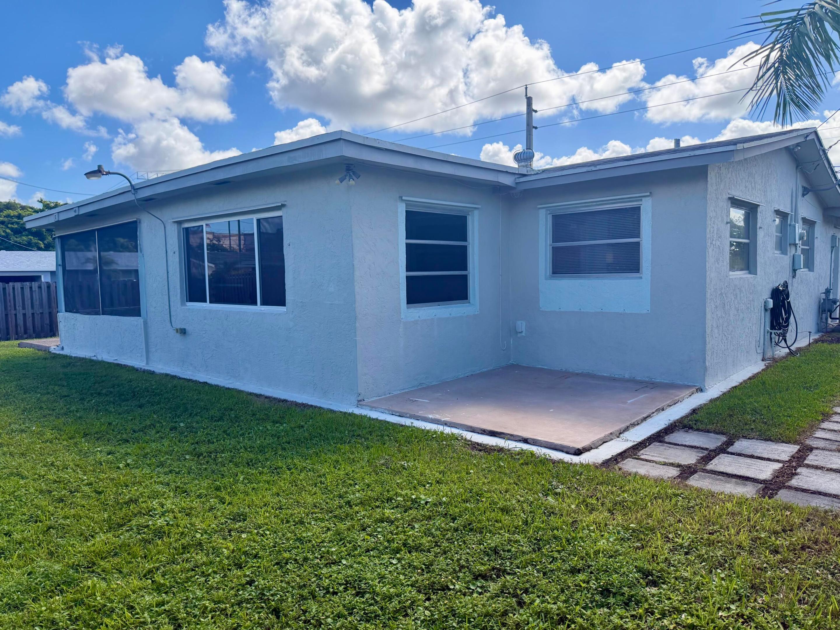 8361 NW 27th Place