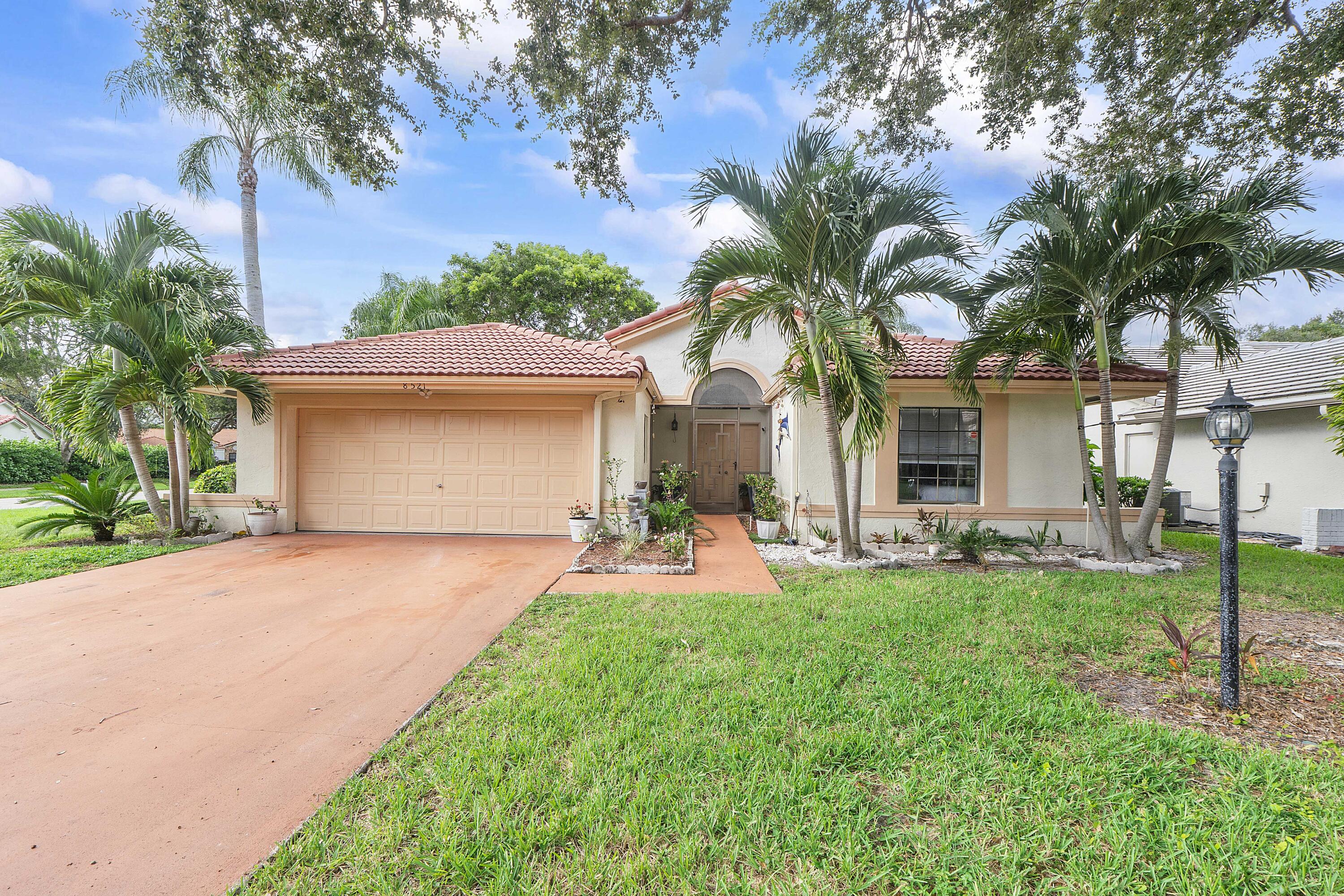 8521 LEEWAY Lane