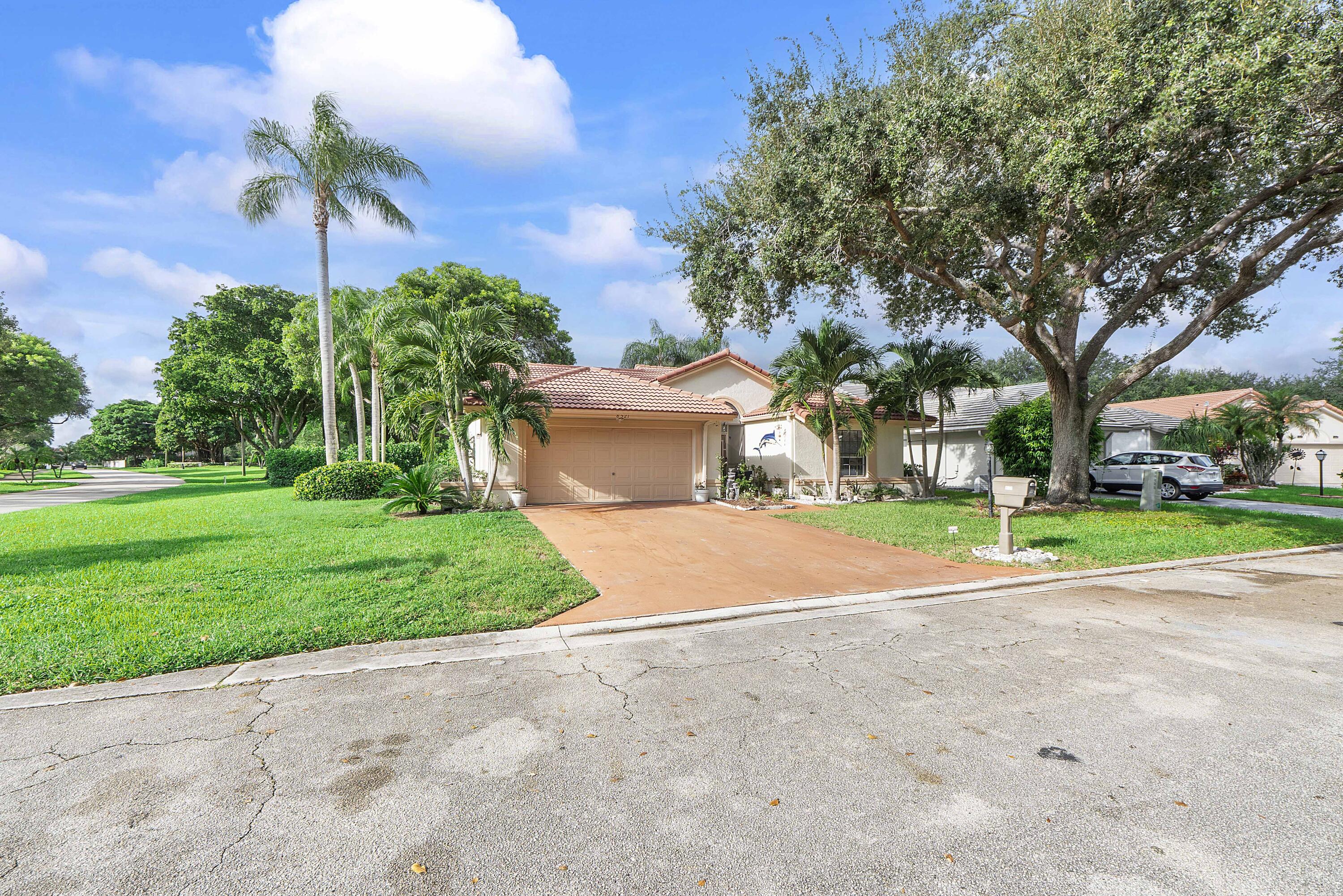 8521 LEEWAY Lane