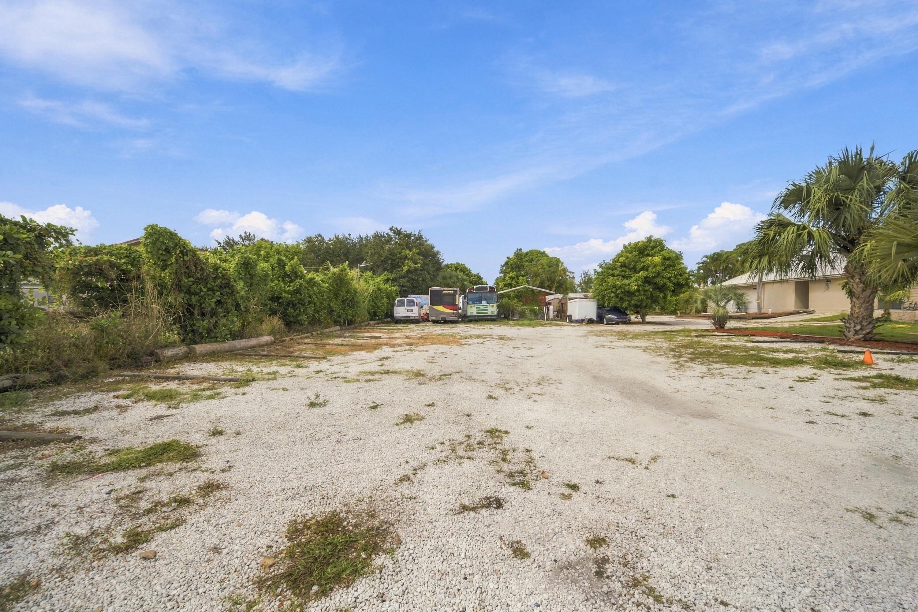 5400 THUNDERBIRD Drive
