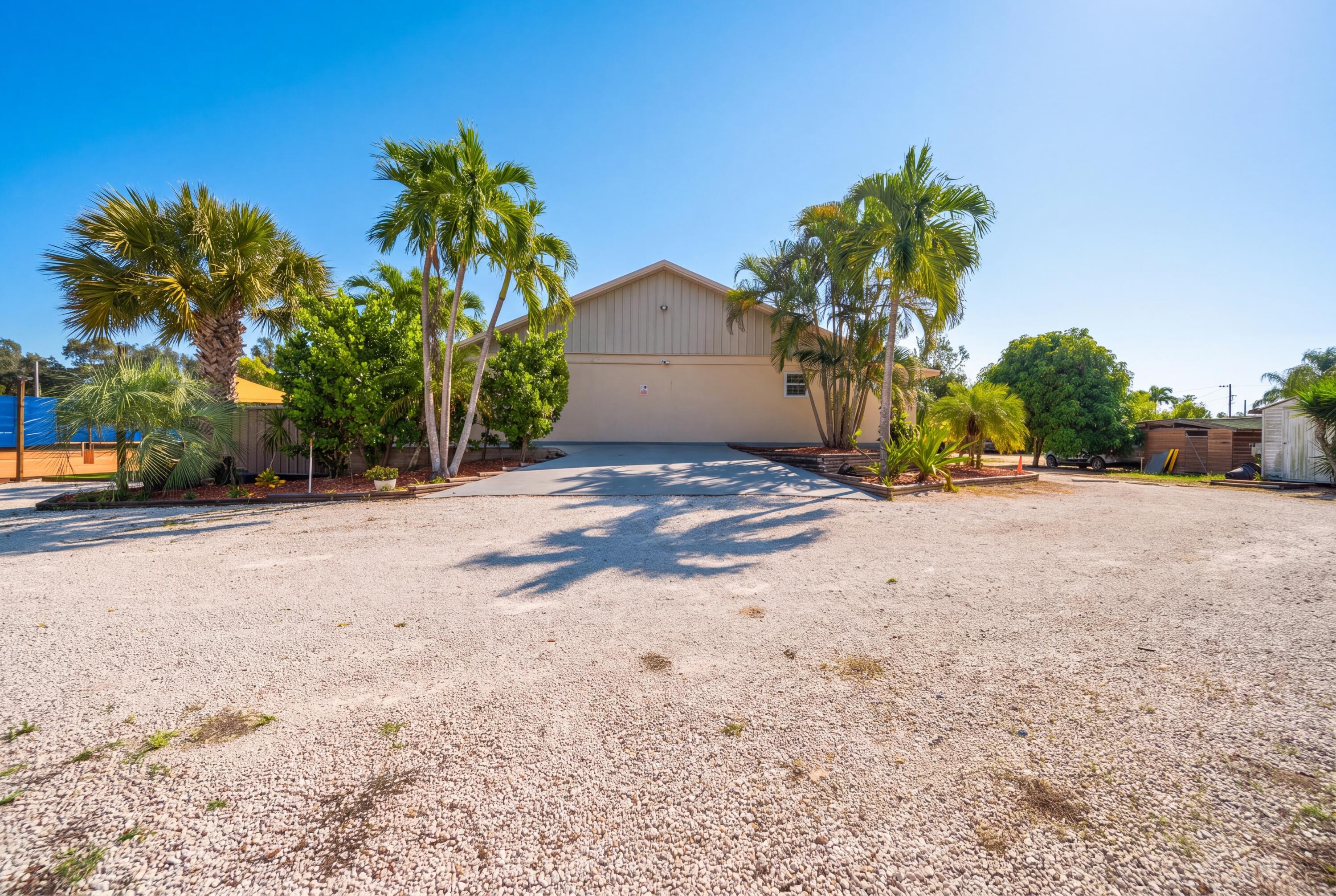 5400 THUNDERBIRD Drive