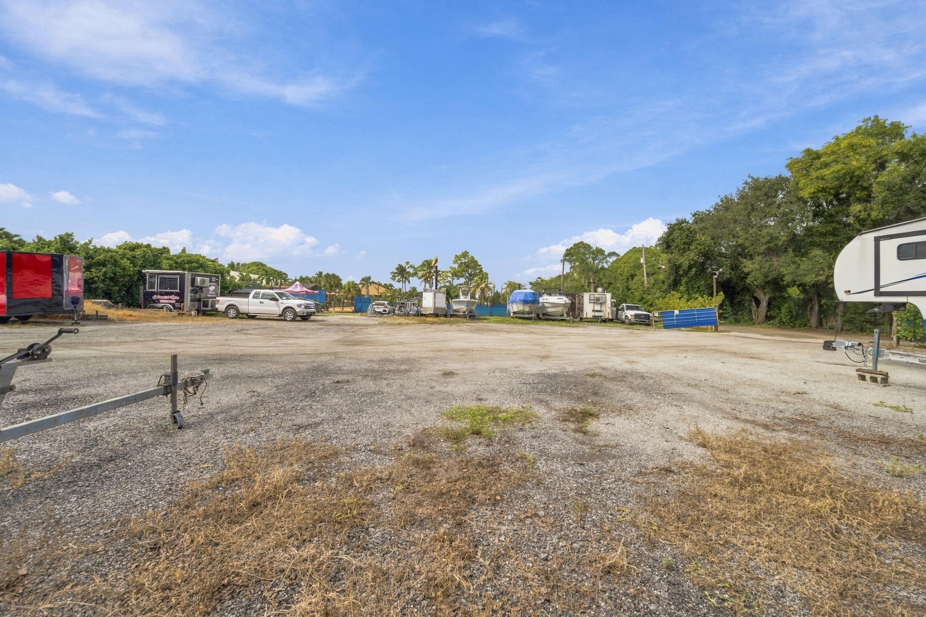 5400 THUNDERBIRD Drive