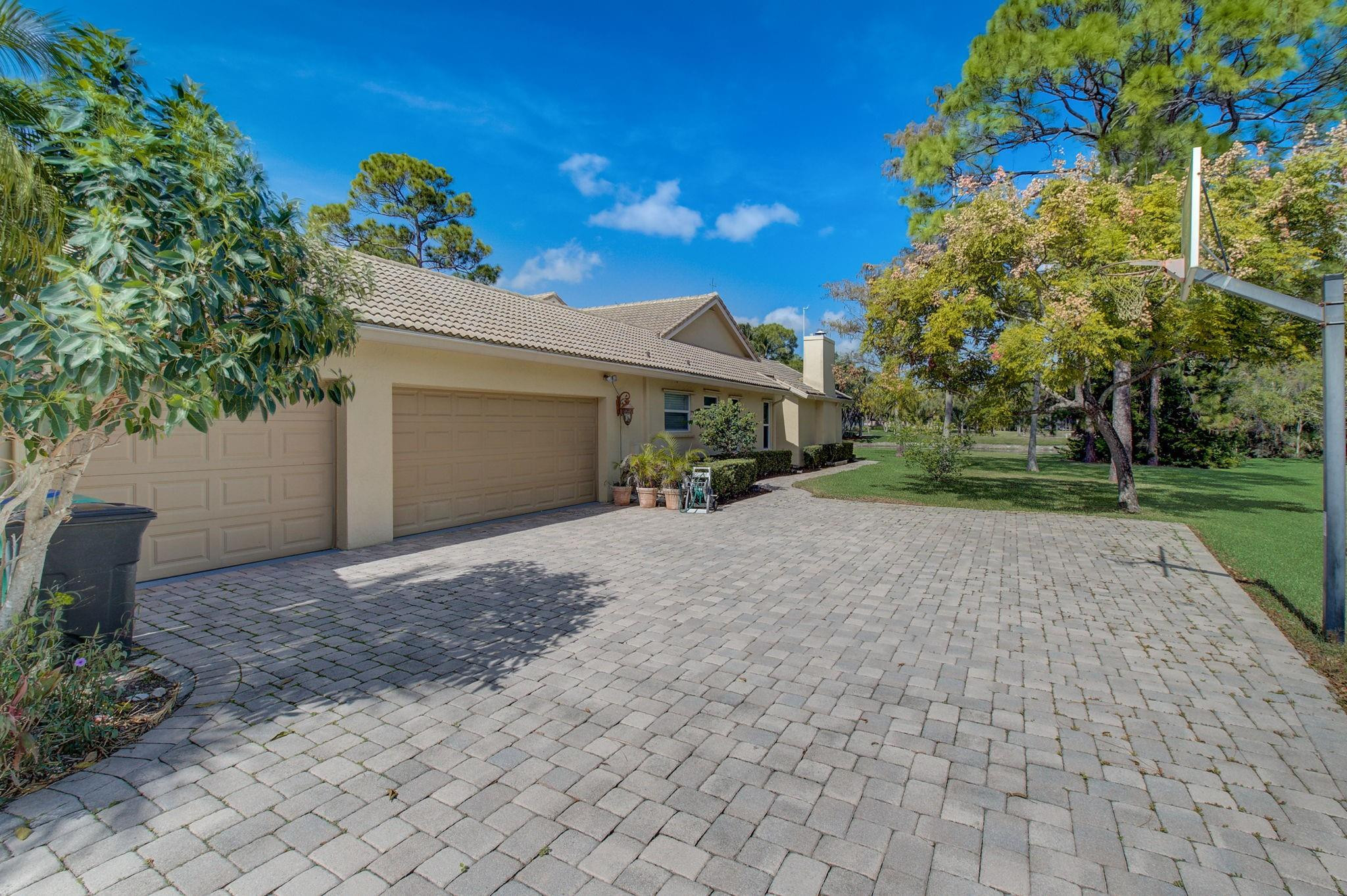 8161 NW 51st Pl
