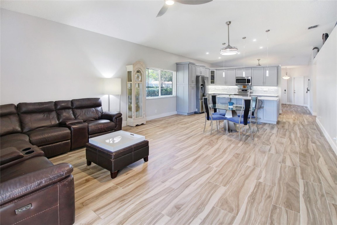 4280 SW 11th Street, Deerfield Beach