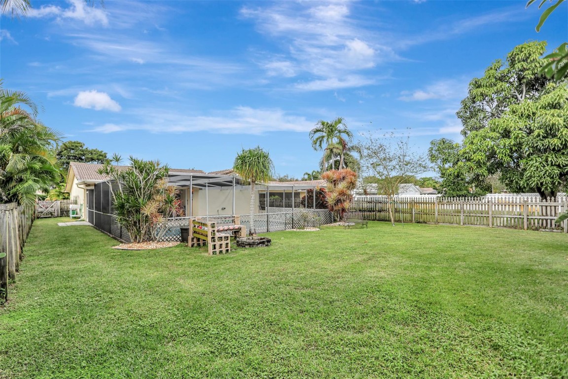 895 NW 87th Avenue, Coral Springs