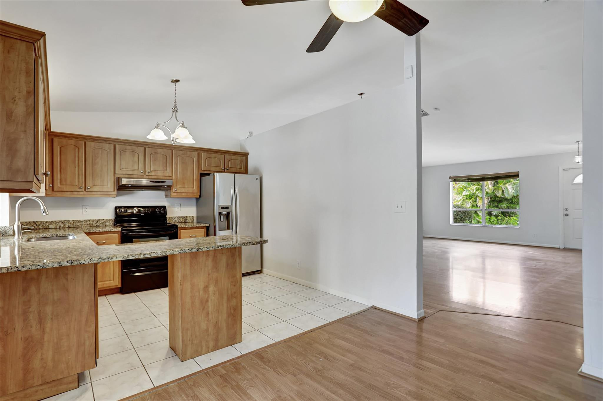 895 NW 87th Avenue, Coral Springs