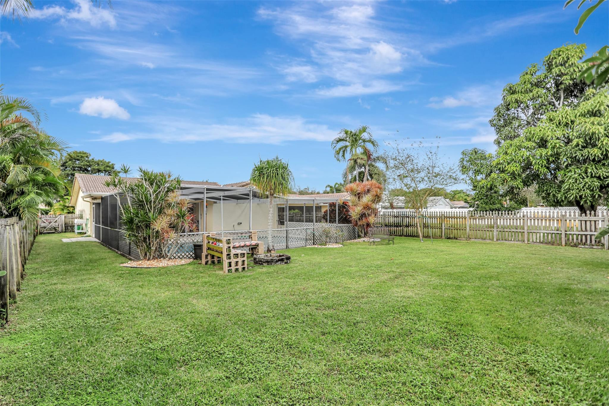 895 NW 87th Avenue, Coral Springs