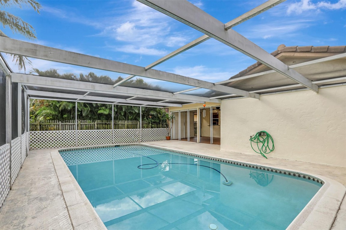 895 NW 87th Avenue, Coral Springs