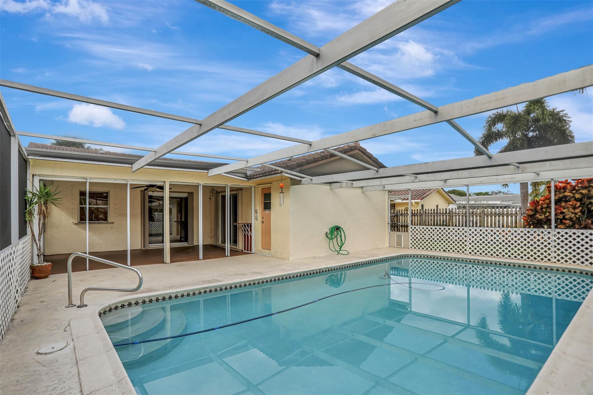 895 NW 87th Avenue, Coral Springs