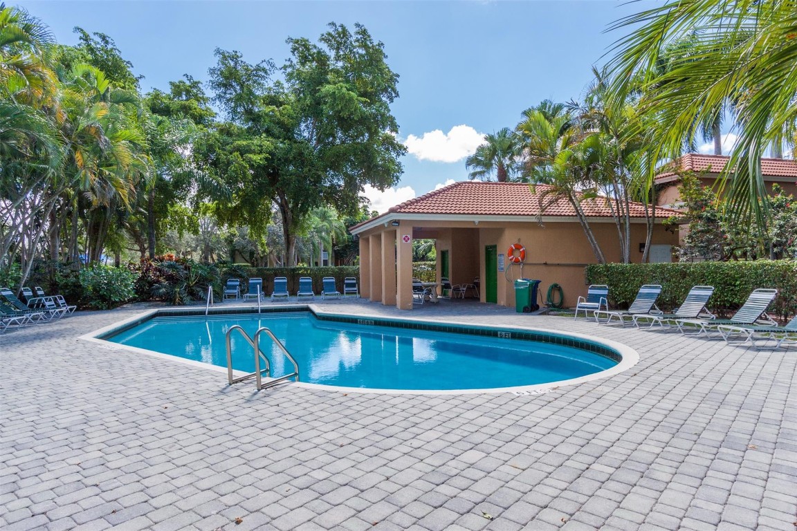 11341 Lakeview Drive 30, Coral Springs Unit: 30