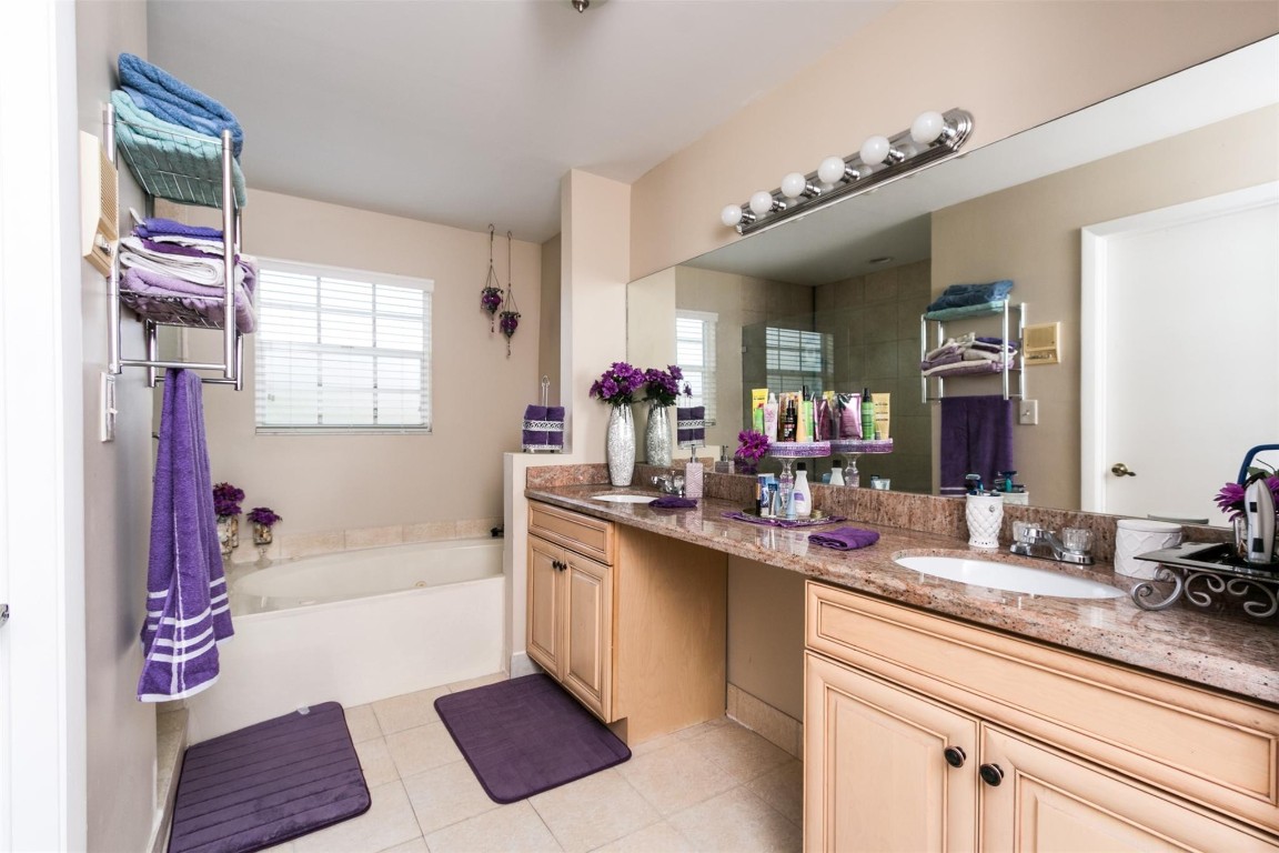 11341 Lakeview Drive 30, Coral Springs Unit: 30