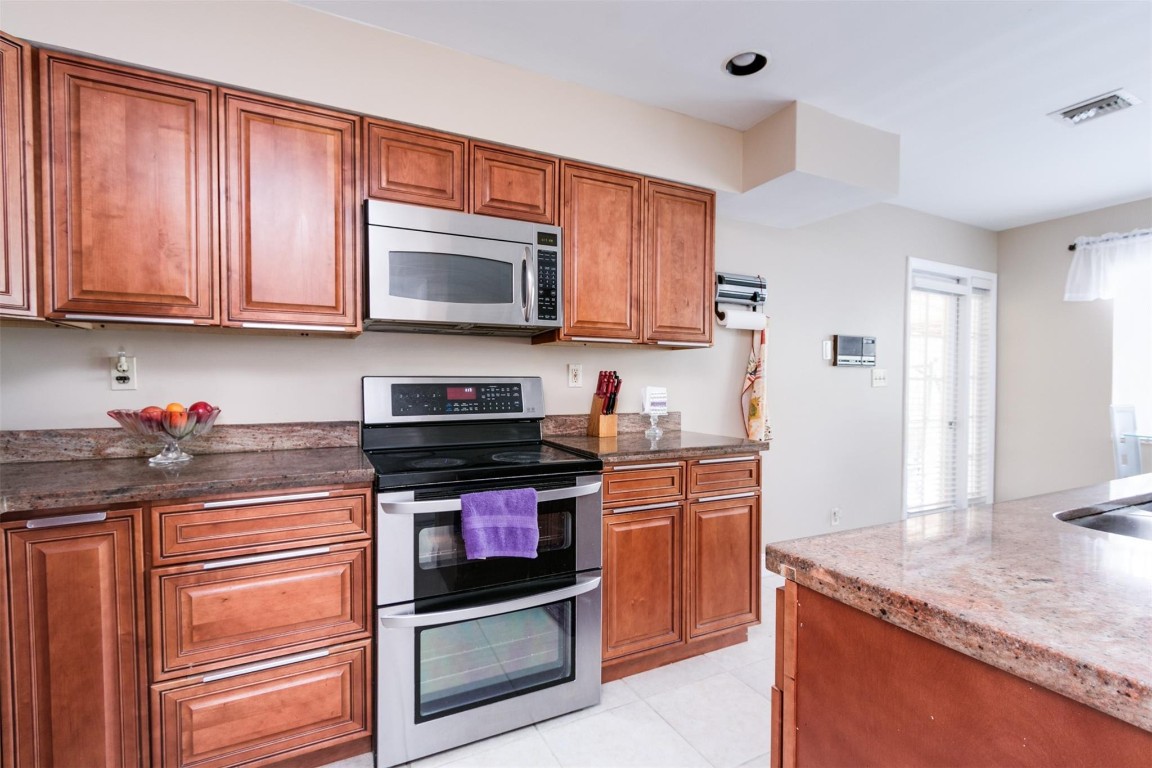 11341 Lakeview Drive 30, Coral Springs Unit: 30