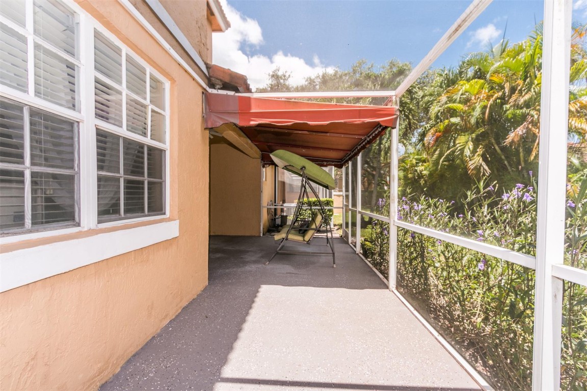11341 Lakeview Drive 30, Coral Springs Unit: 30