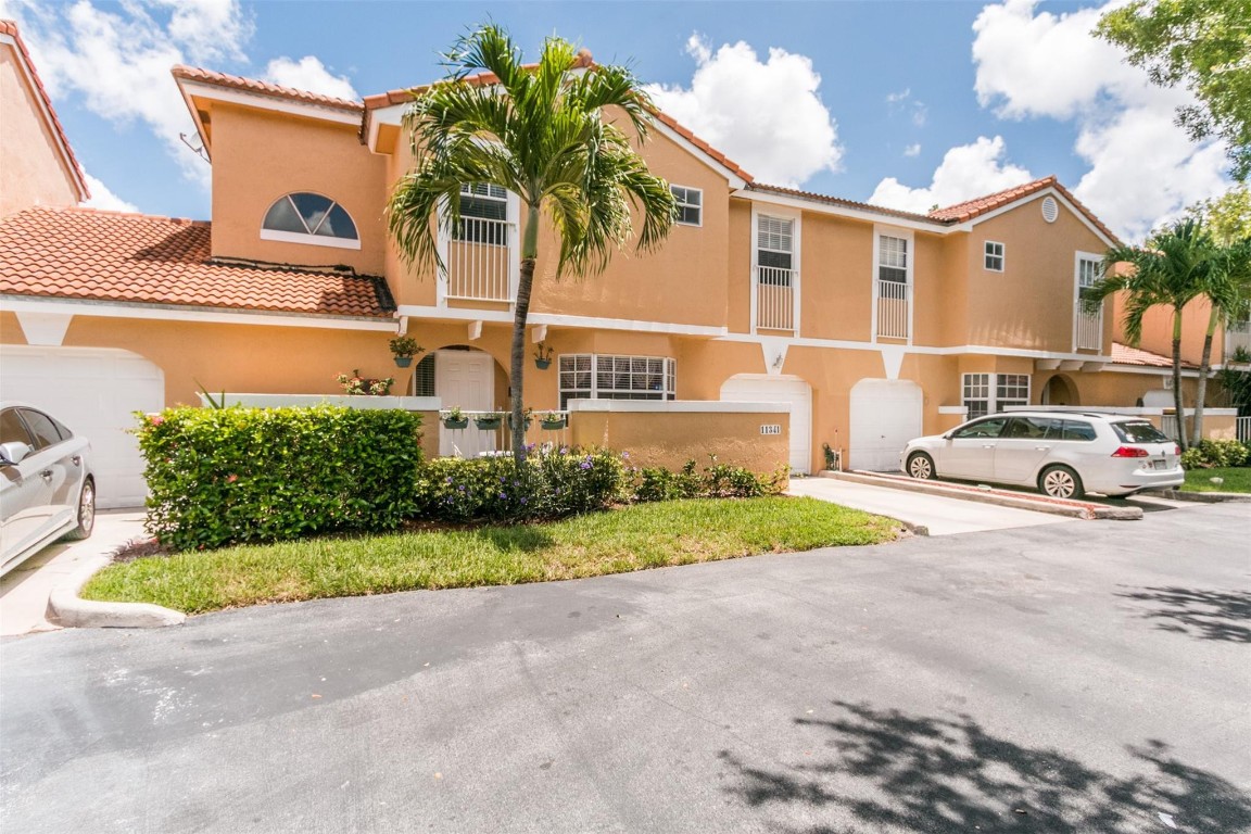 11341 Lakeview Drive 30, Coral Springs Unit: 30