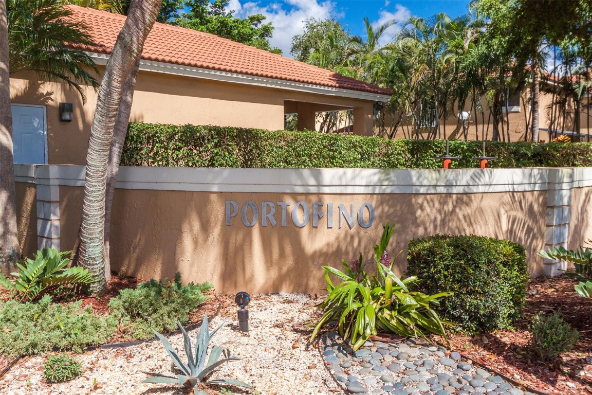 11341 Lakeview Drive 30, Coral Springs Unit: 30