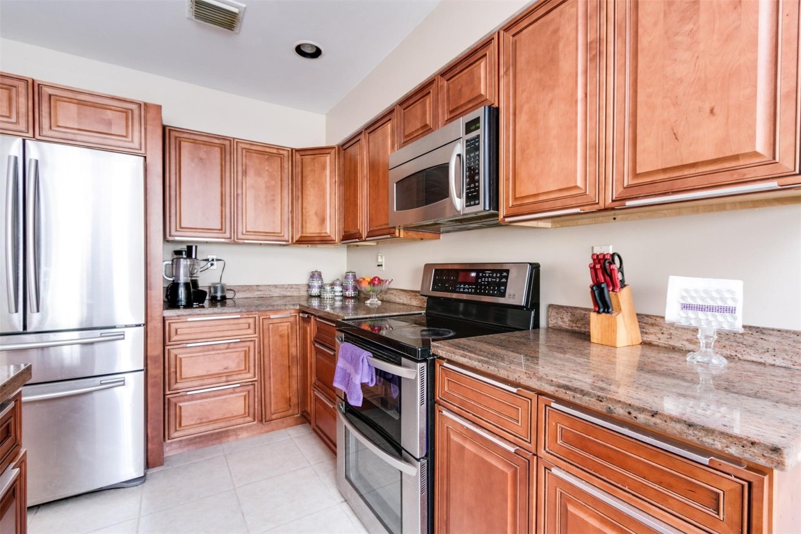 11341 Lakeview Drive 30, Coral Springs Unit: 30