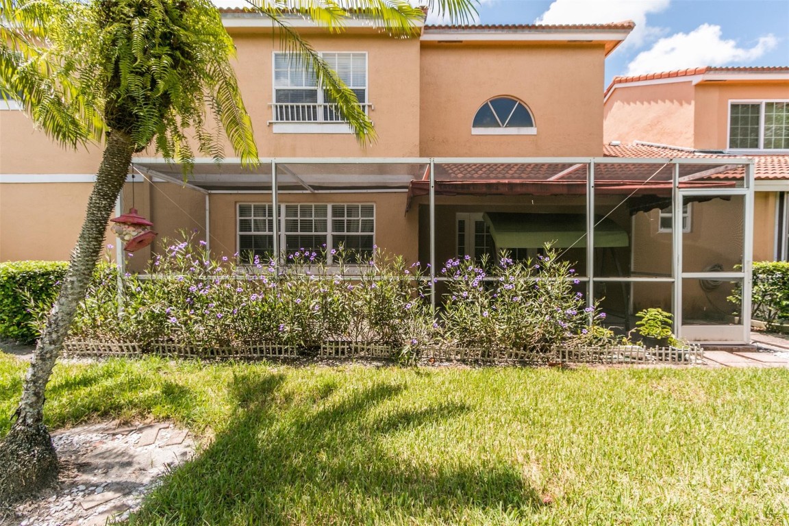 11341 Lakeview Drive 30, Coral Springs Unit: 30