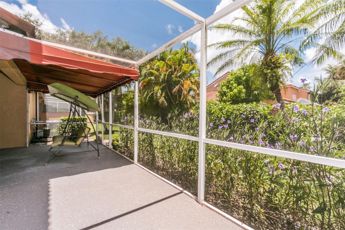 11341 Lakeview Drive 30, Coral Springs Unit: 30